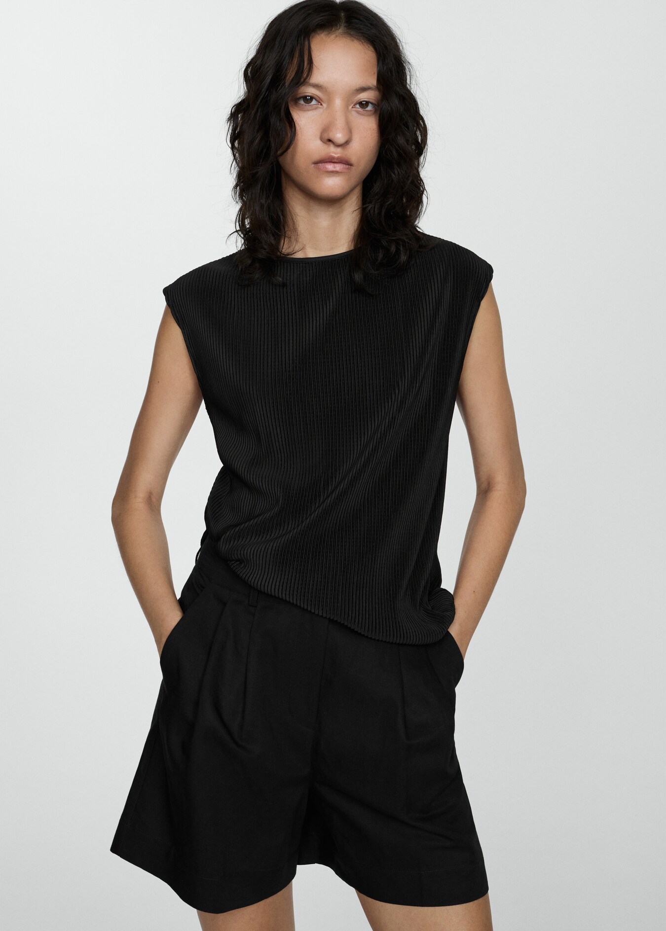 Pleated Tie Front Sleeveless Topu