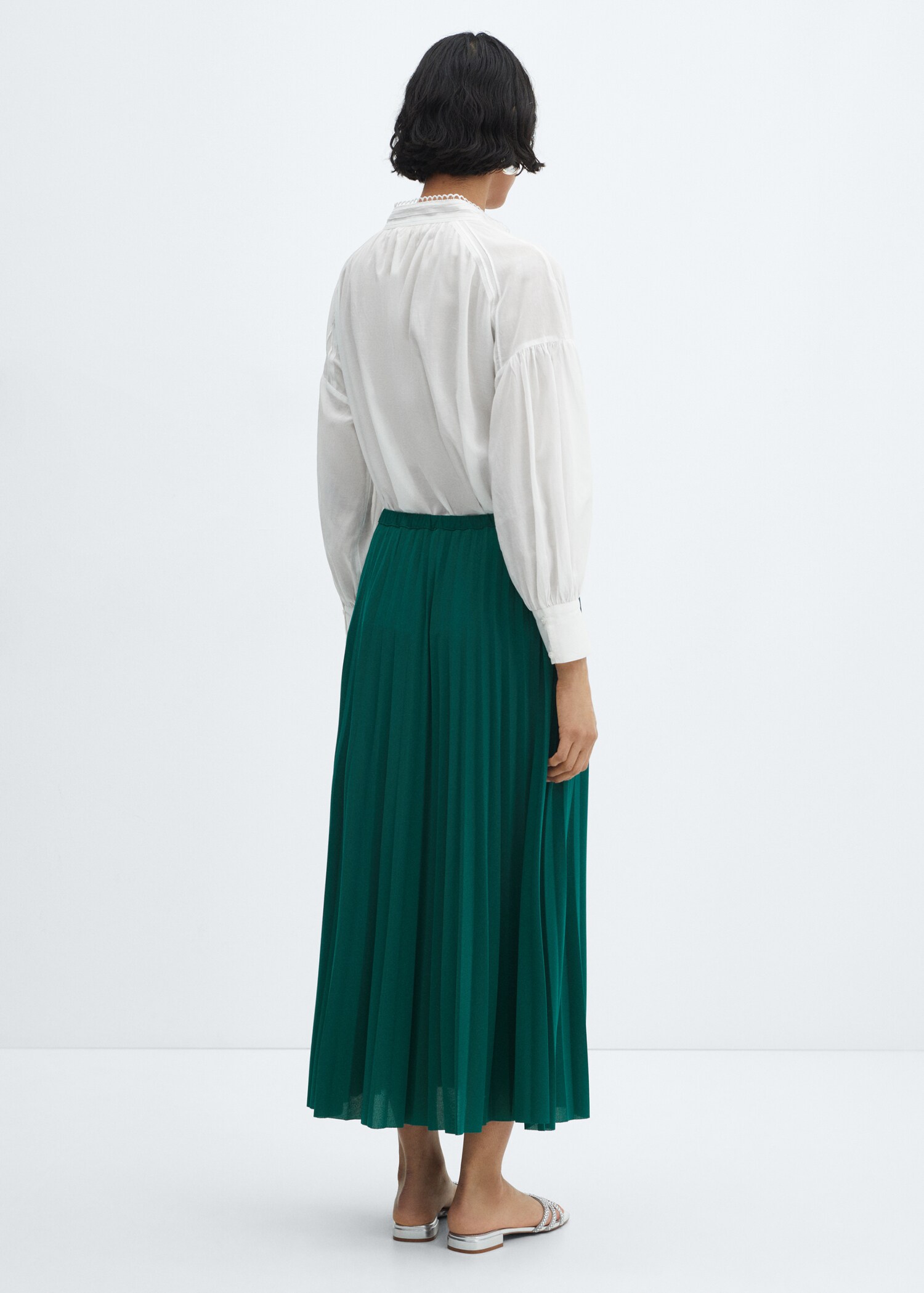 Pleated long skirt - Reverse of the article