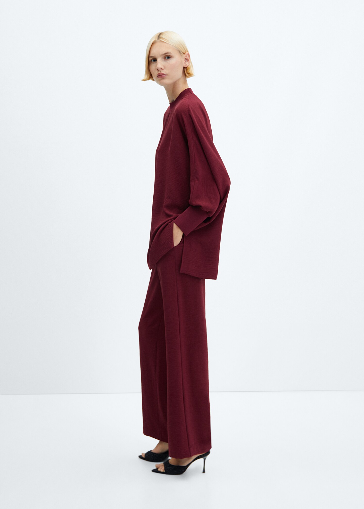Oversized textured sweatshirt - Details of the article 2