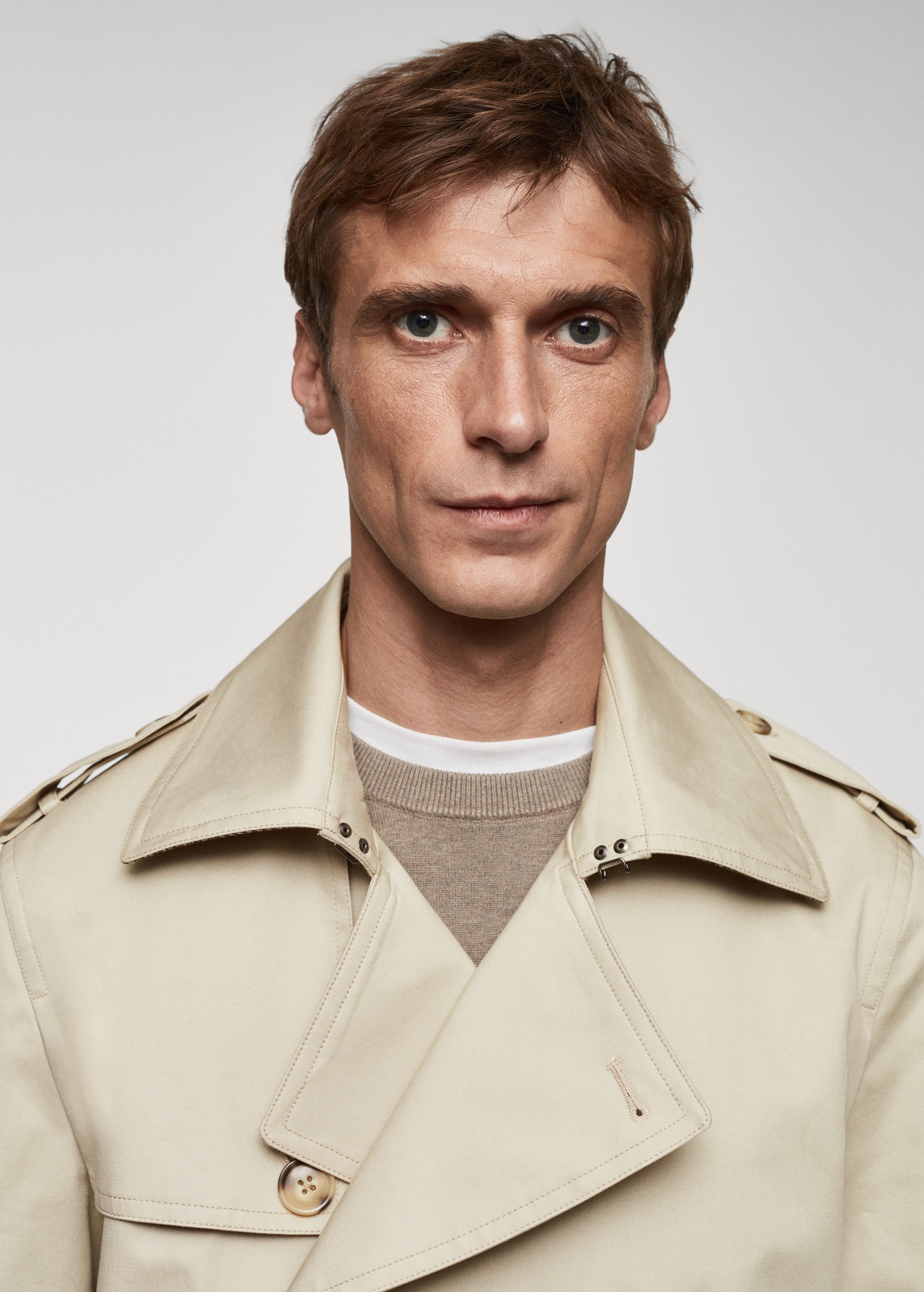 Classic water-repellent trench coat - Details of the article 1