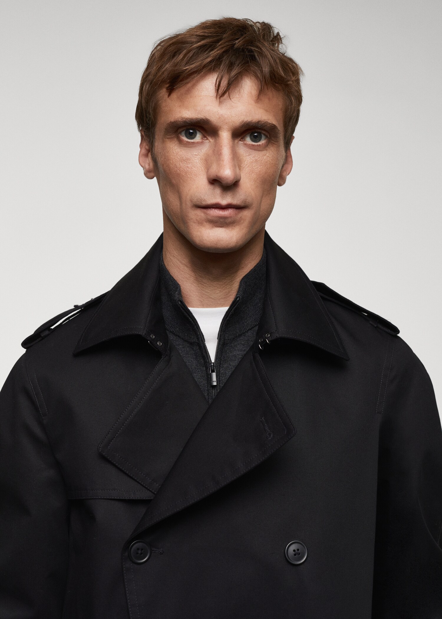 Classic water-repellent trench coat - Details of the article 1