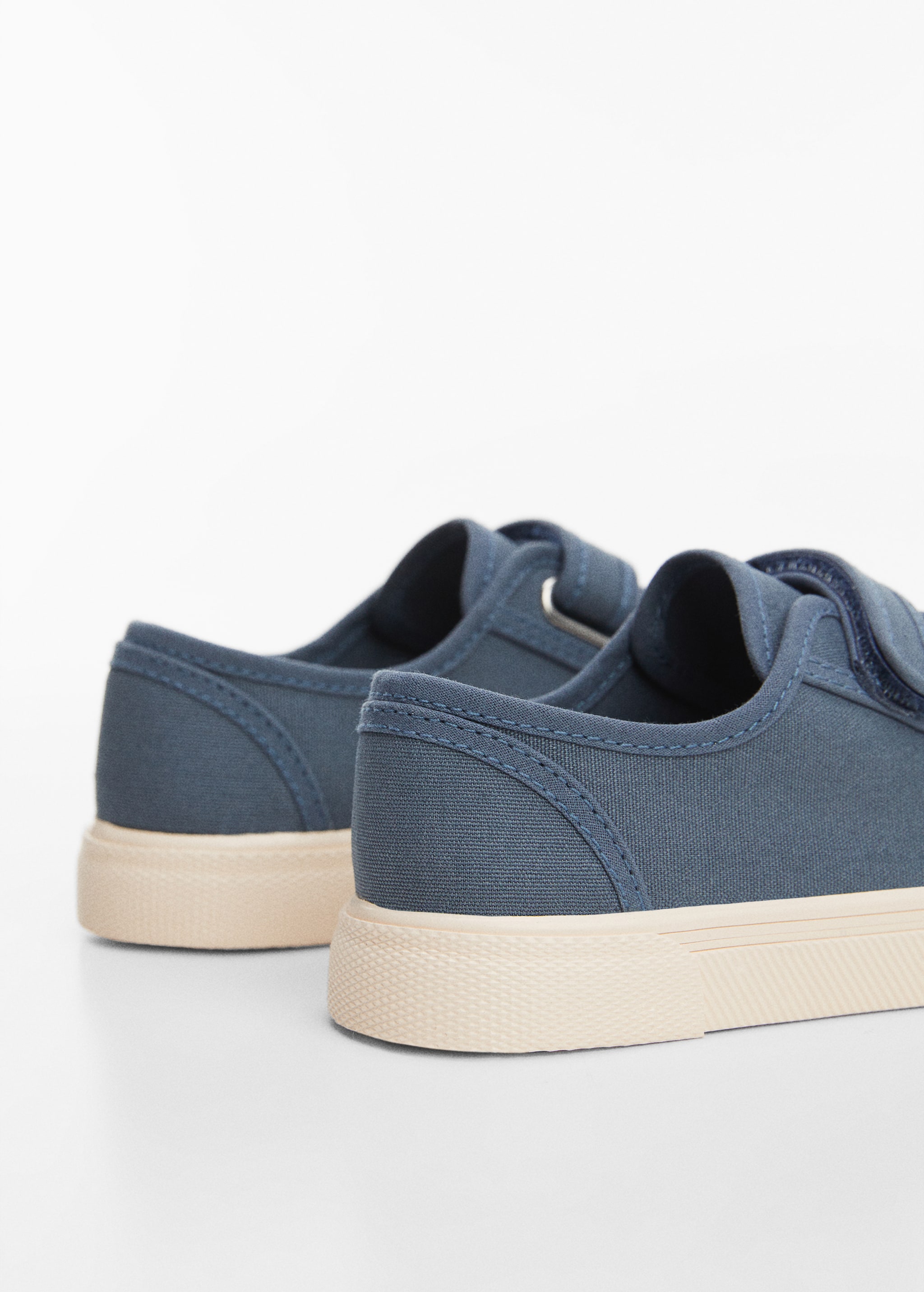Velcro fastening straps sneakers - Details of the article 1