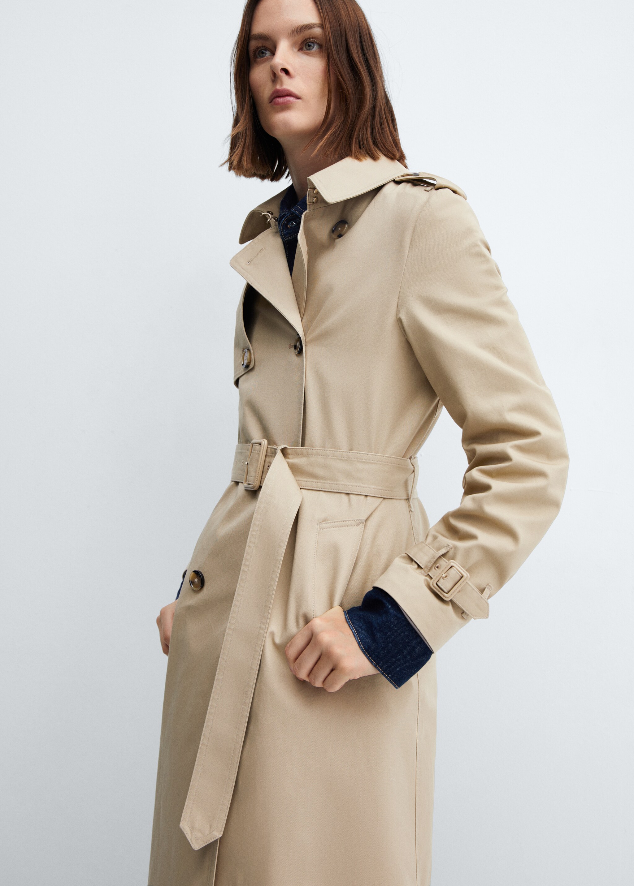 Classic trench coat with belt - Details of the article 2