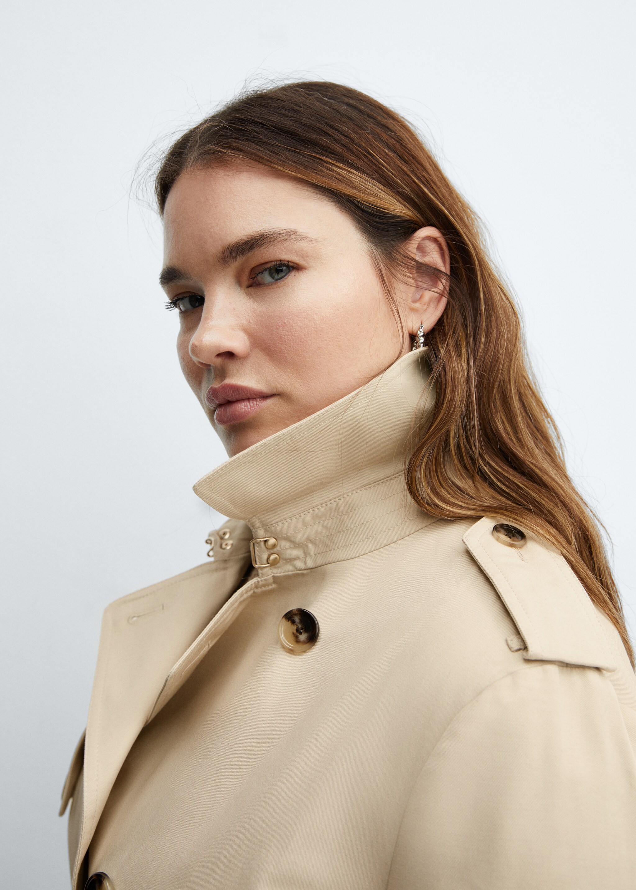 Classic trench coat with belt - Details of the article 4