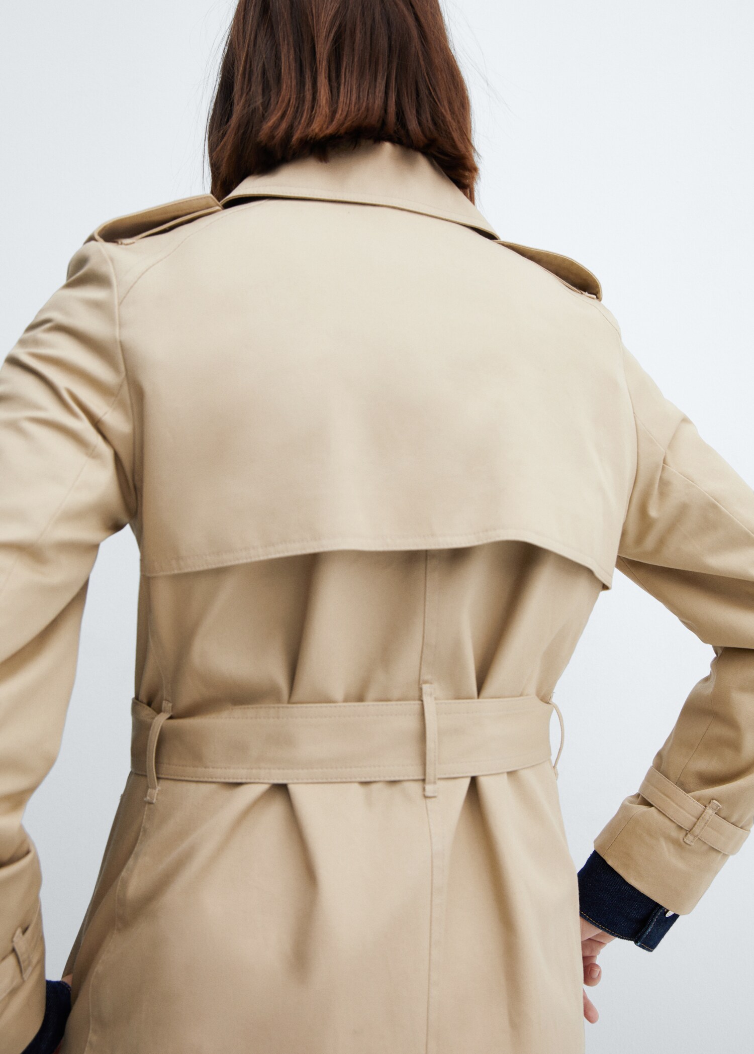 Classic trench coat with belt - Details of the article 6