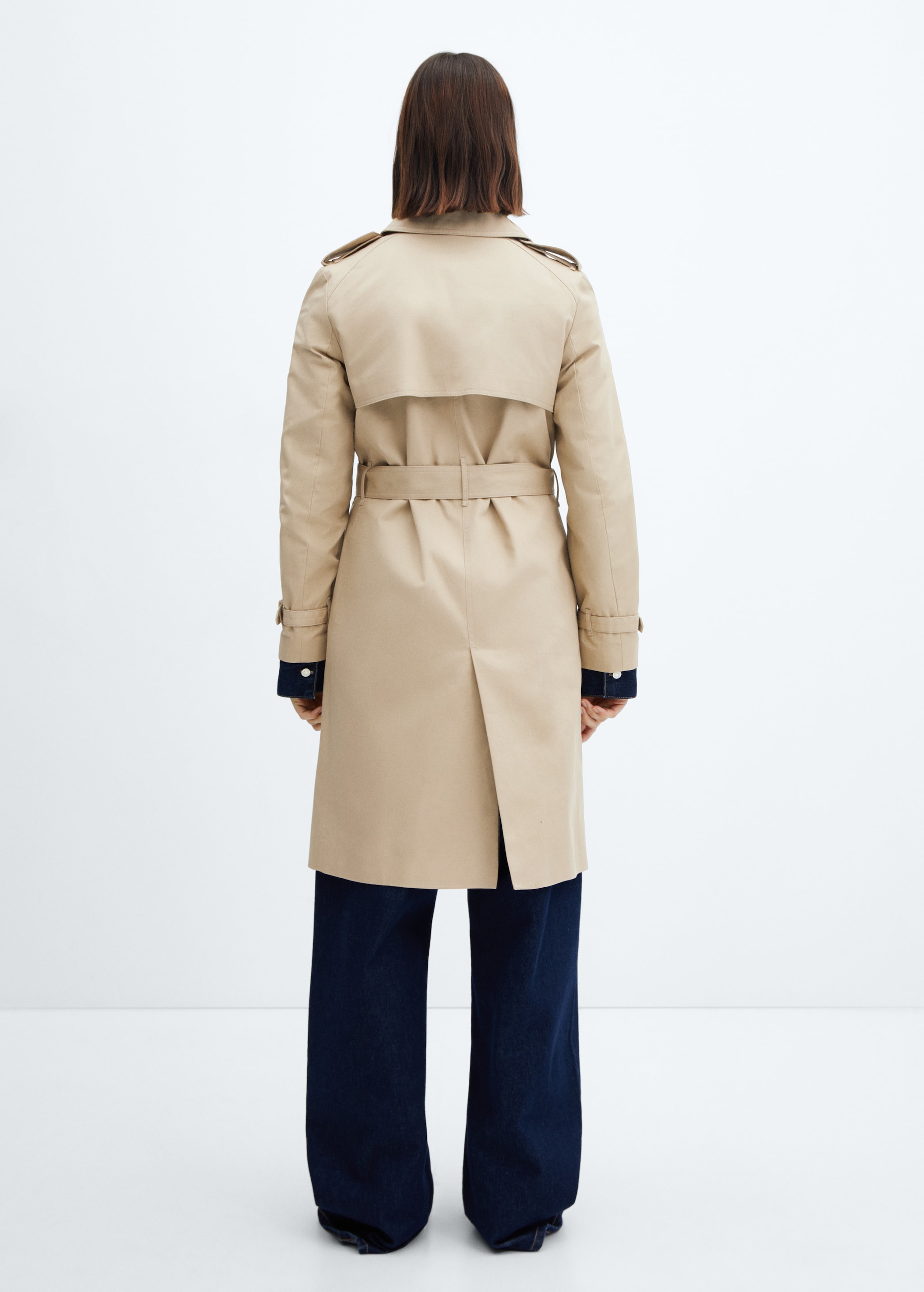 Classic trench coat with belt - Reverse of the article