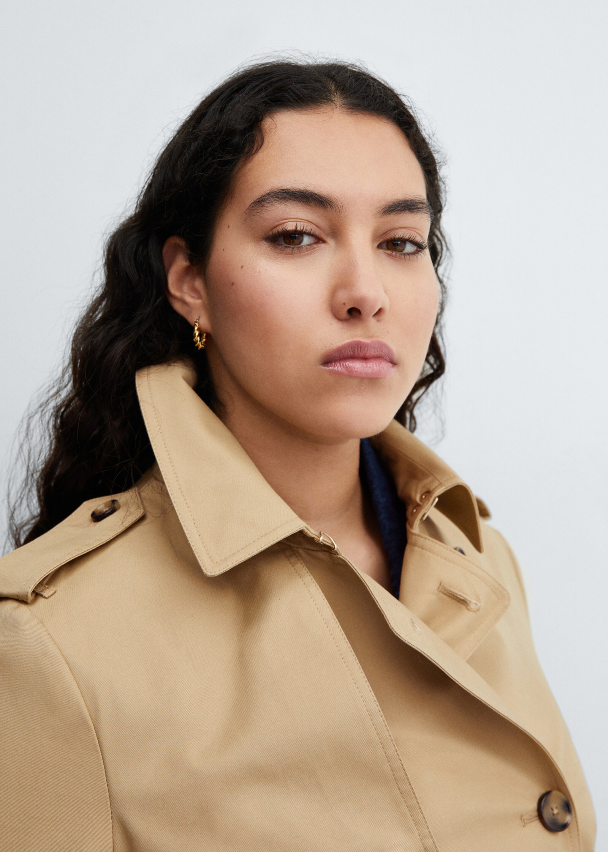 Classic trench coat with belt - Details of the article 4