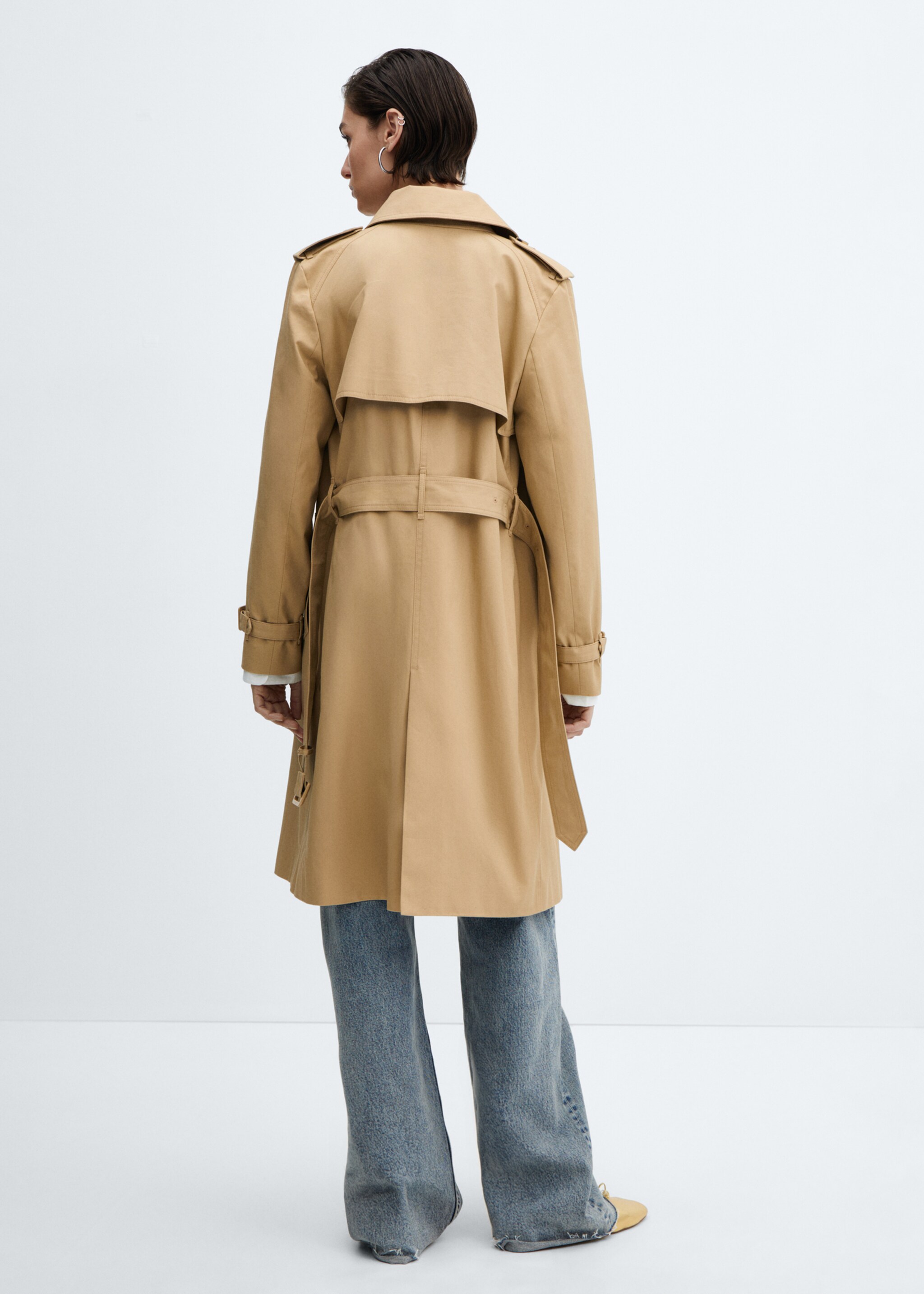 Classic trench coat with belt - Reverse of the article