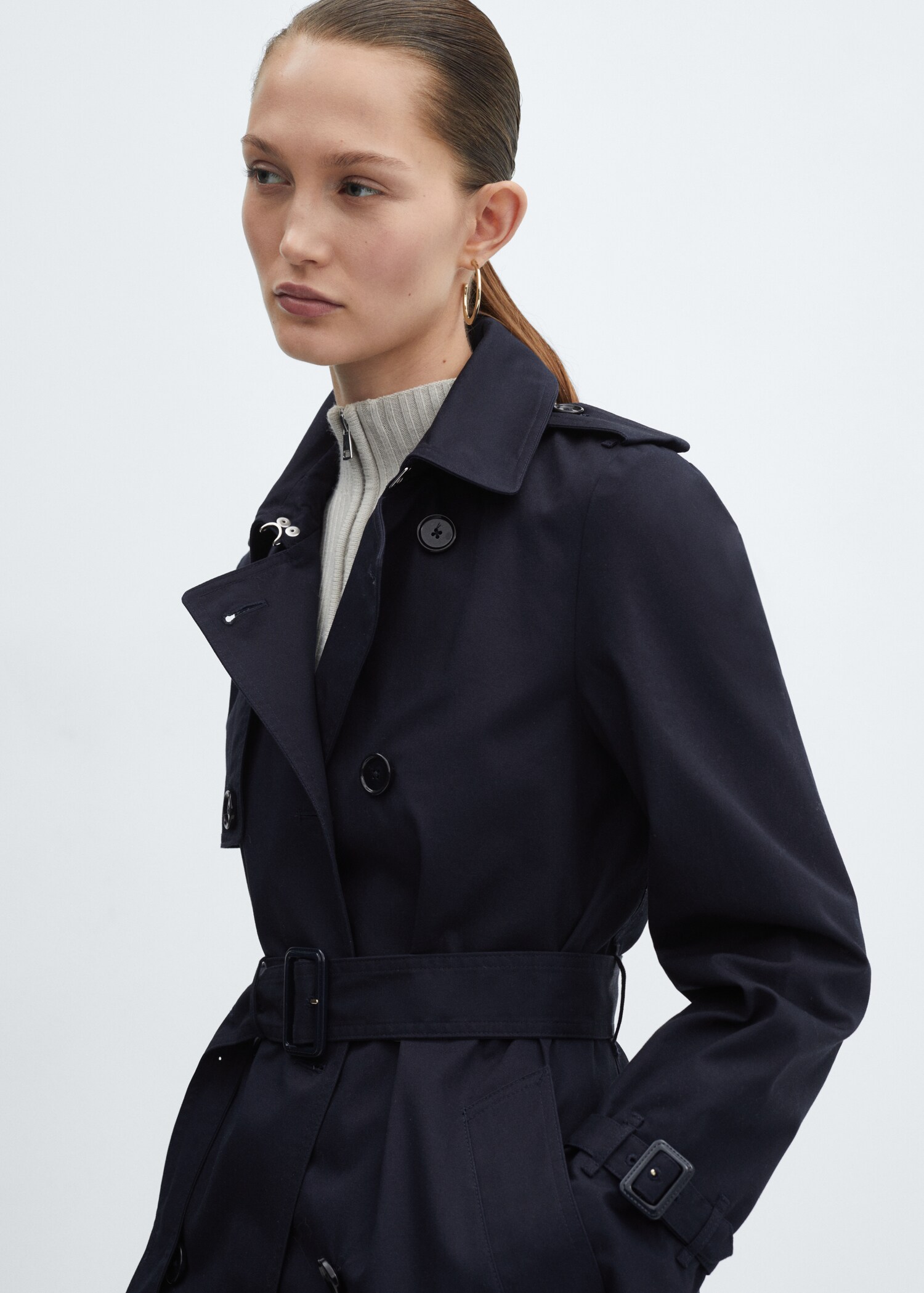 Classic trench coat with belt - Details of the article 1