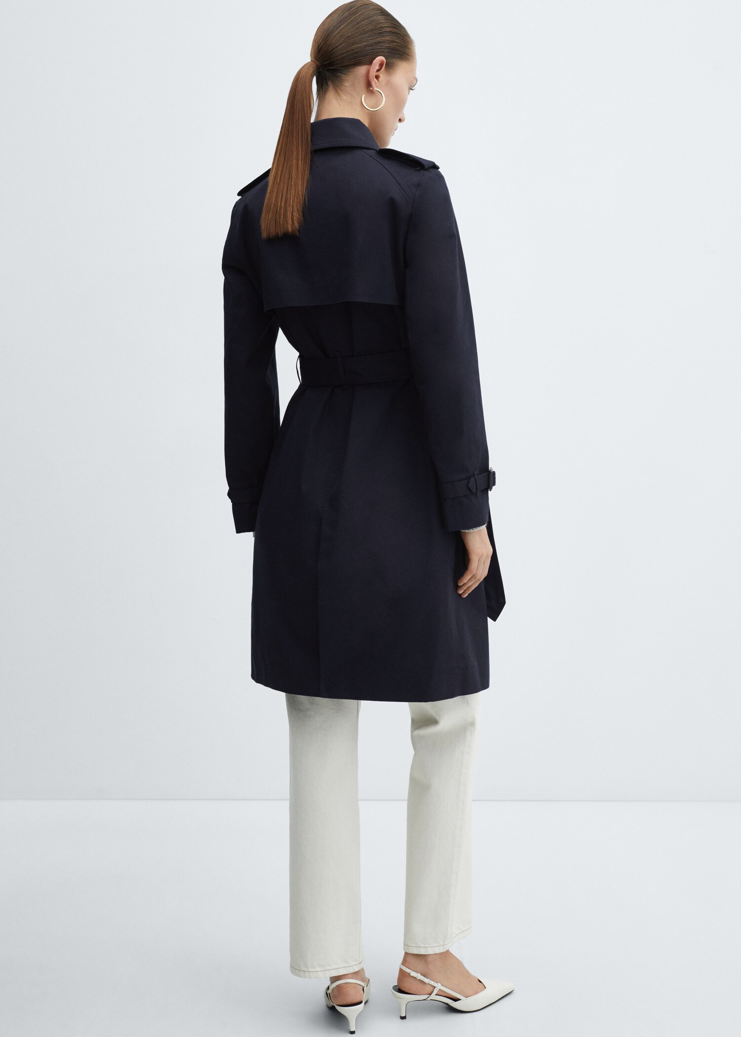 Classic trench coat with belt - Reverse of the article