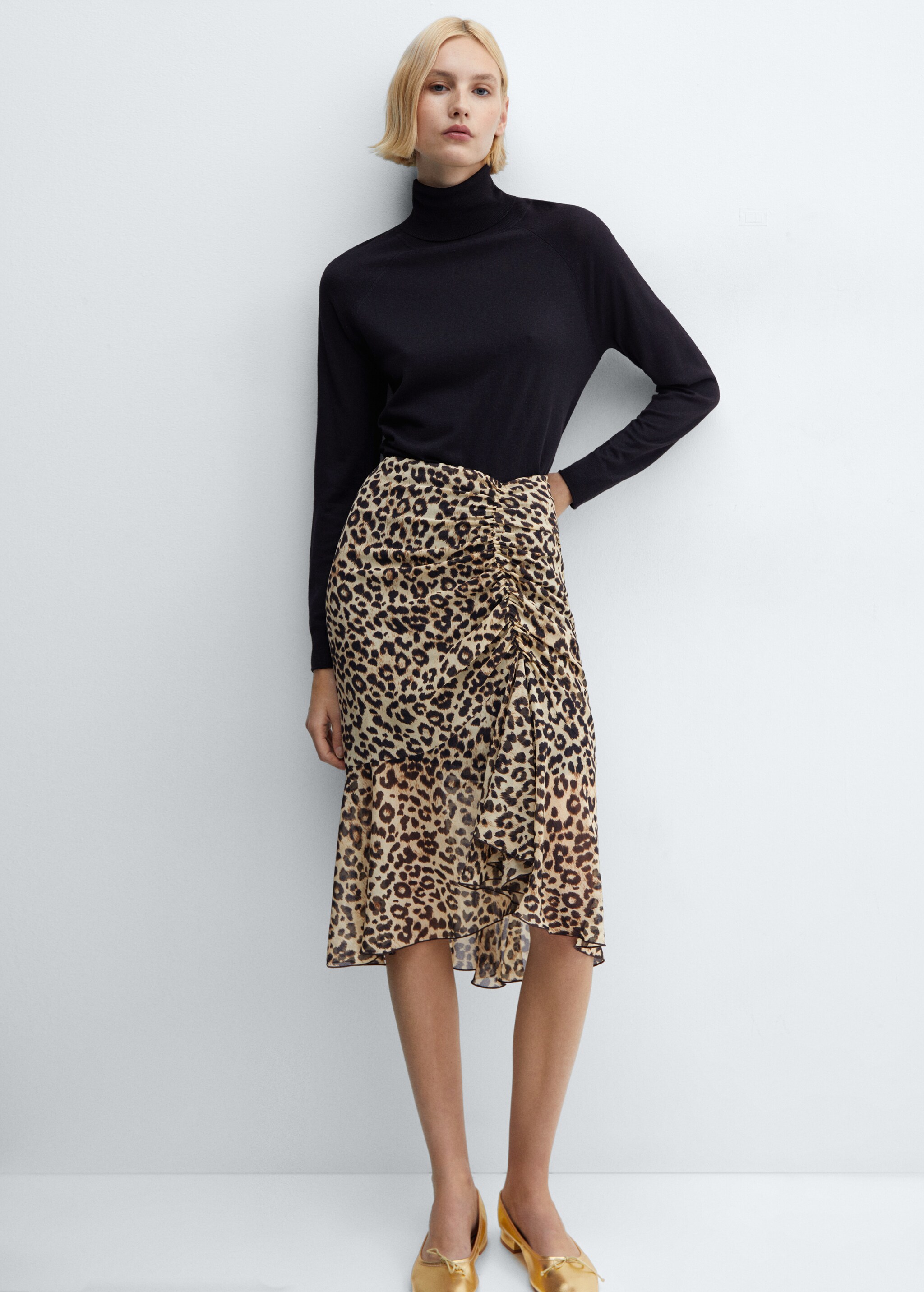 Leopard skirt with gathered detail - Details of the article 4