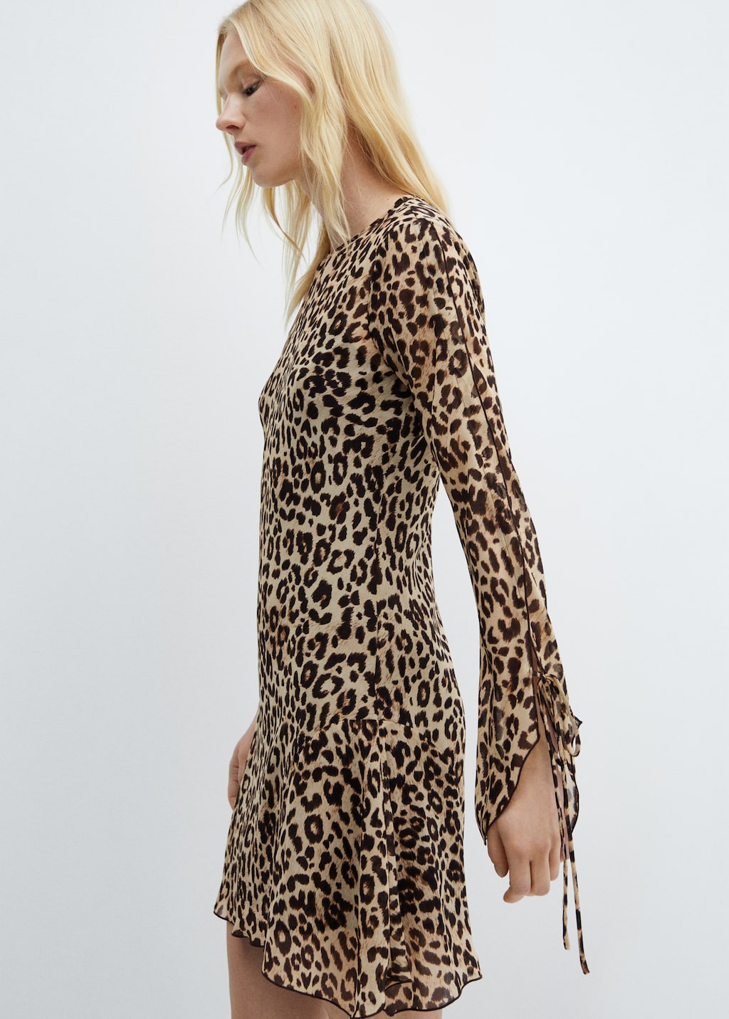 Robe leopard manches cloche