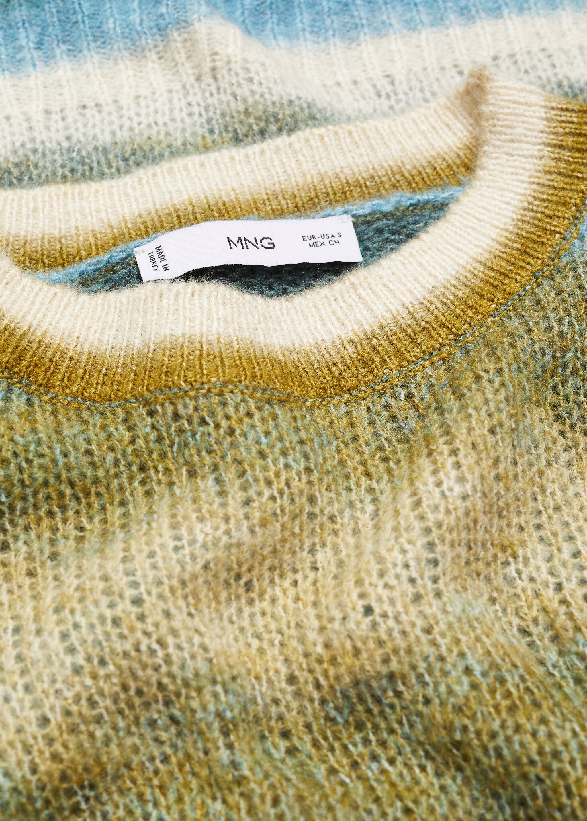 Degraded knitted sweater - Details of the article 8