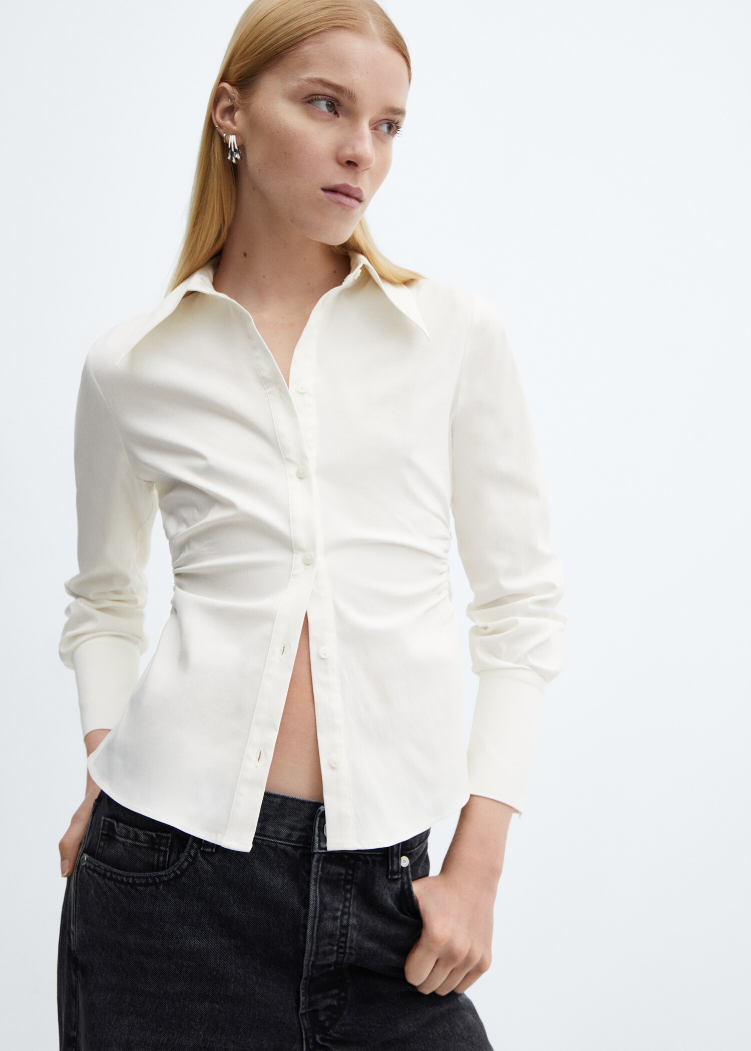 Chemise détail froncé - Plan moyen