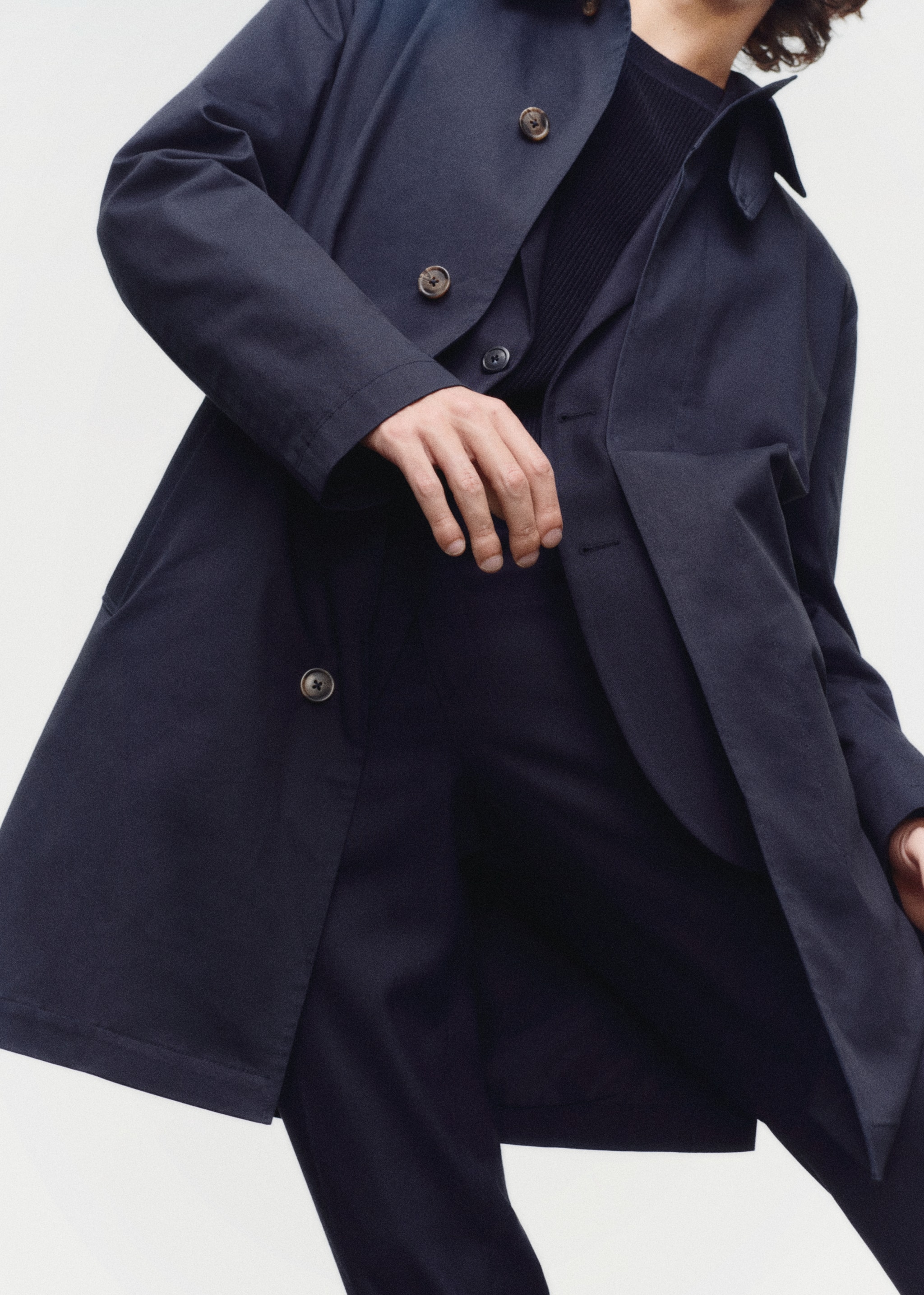 Cotton trench coat with collar detail - Details of the article 5