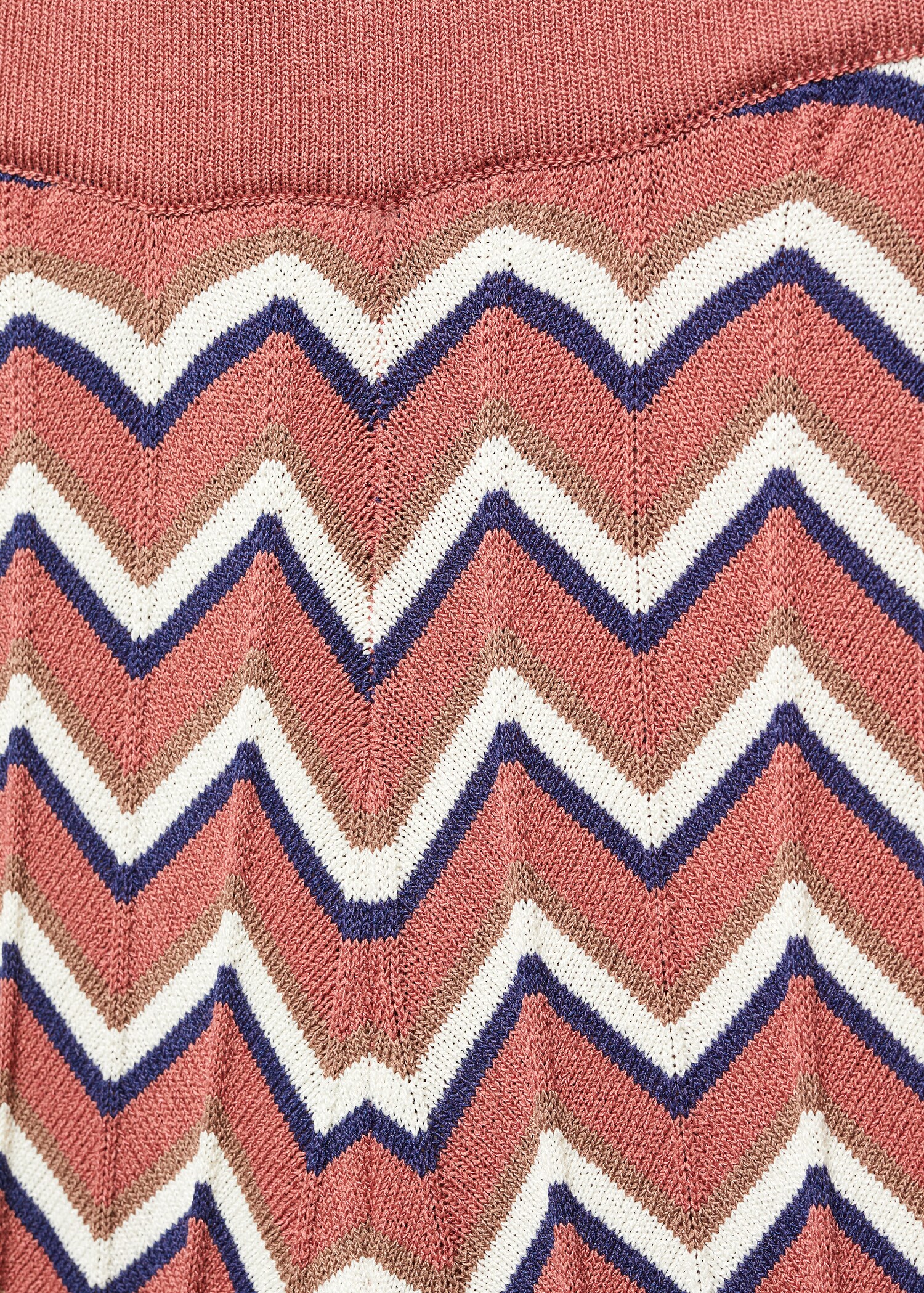 Printed trousers - Details of the article 8