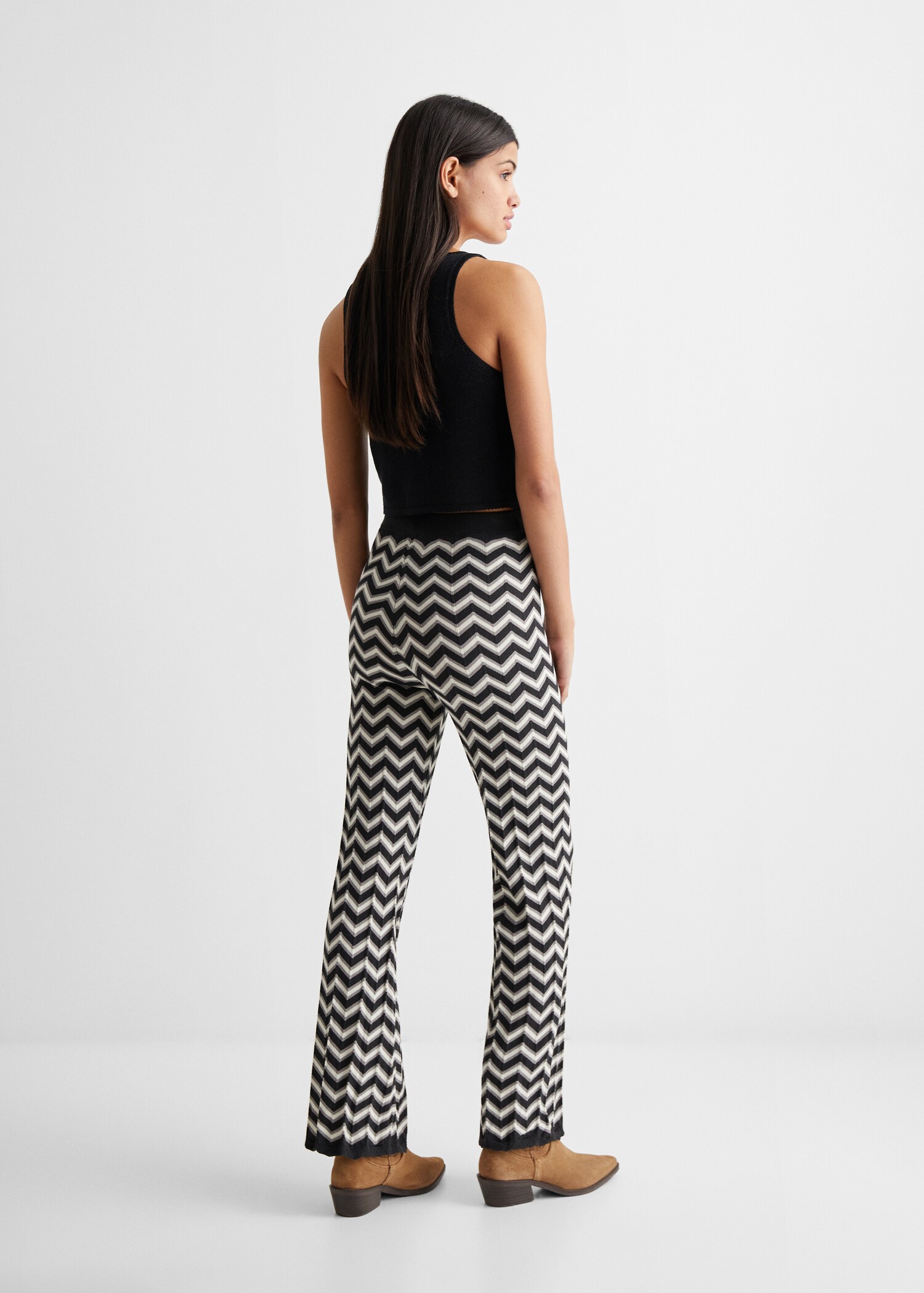 Printed trousers - Reverse of the article