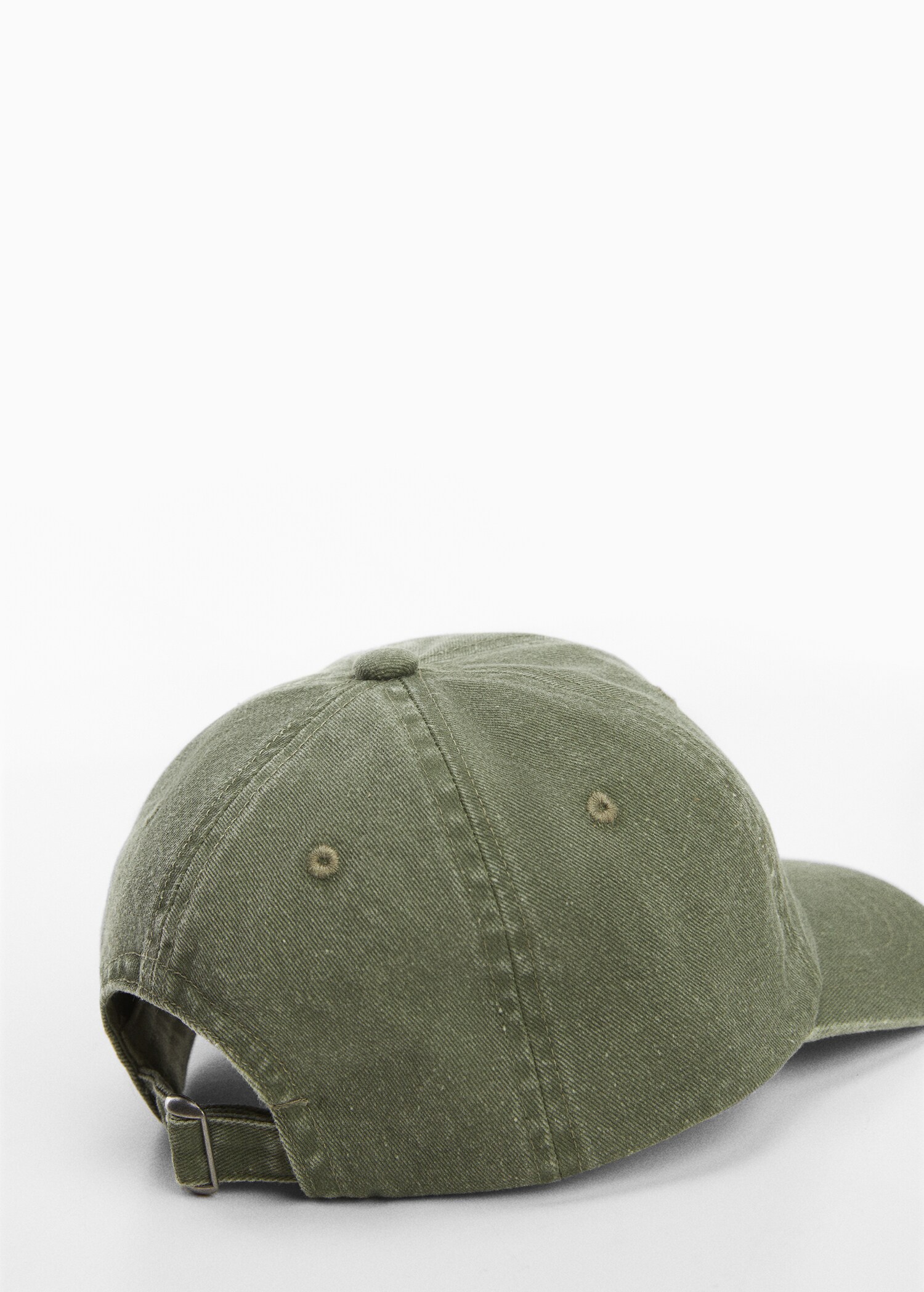 Cap with embroidered letter  - Details of the article 2