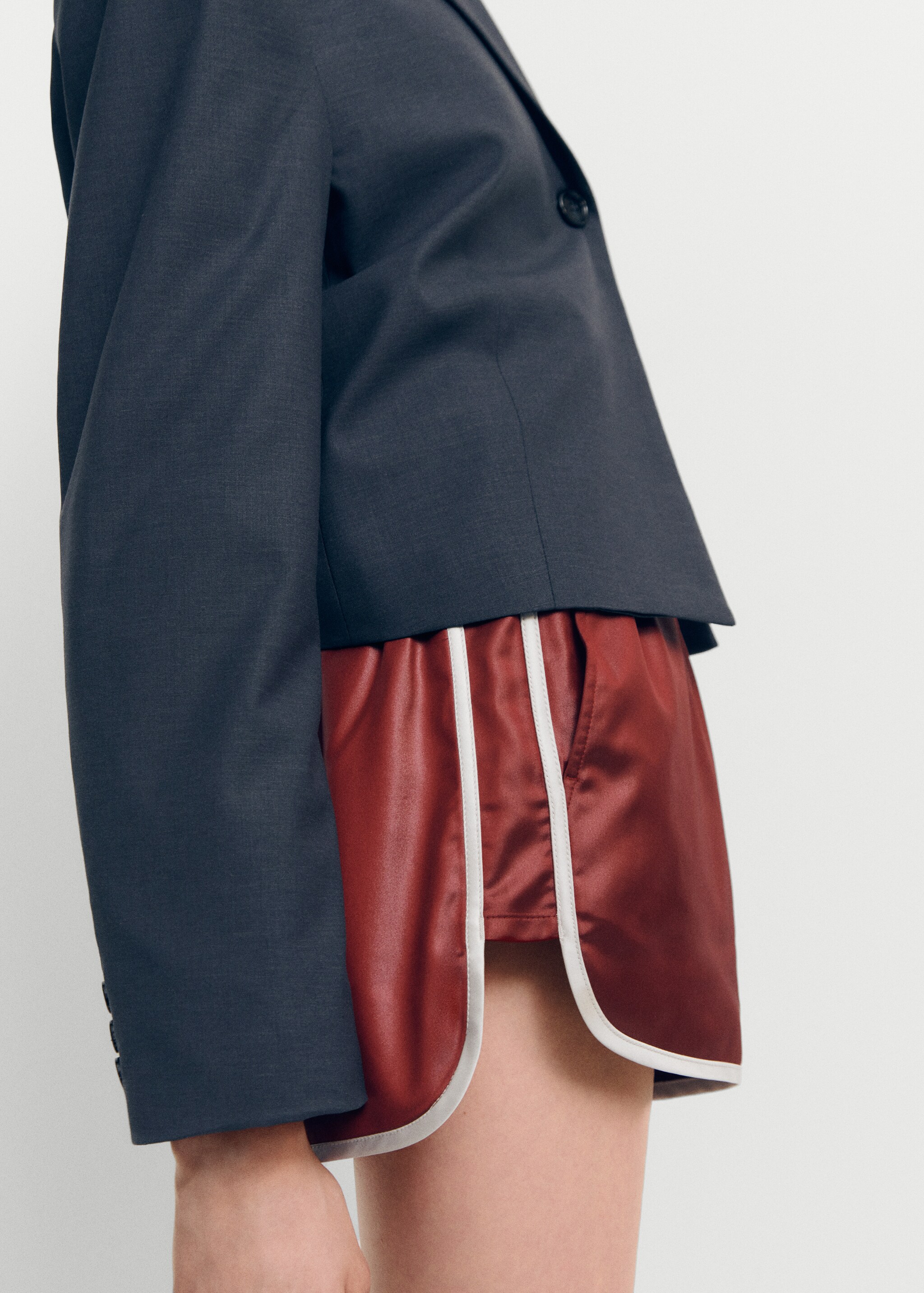 Satin shorts with elastic waist  - Details of the article 6