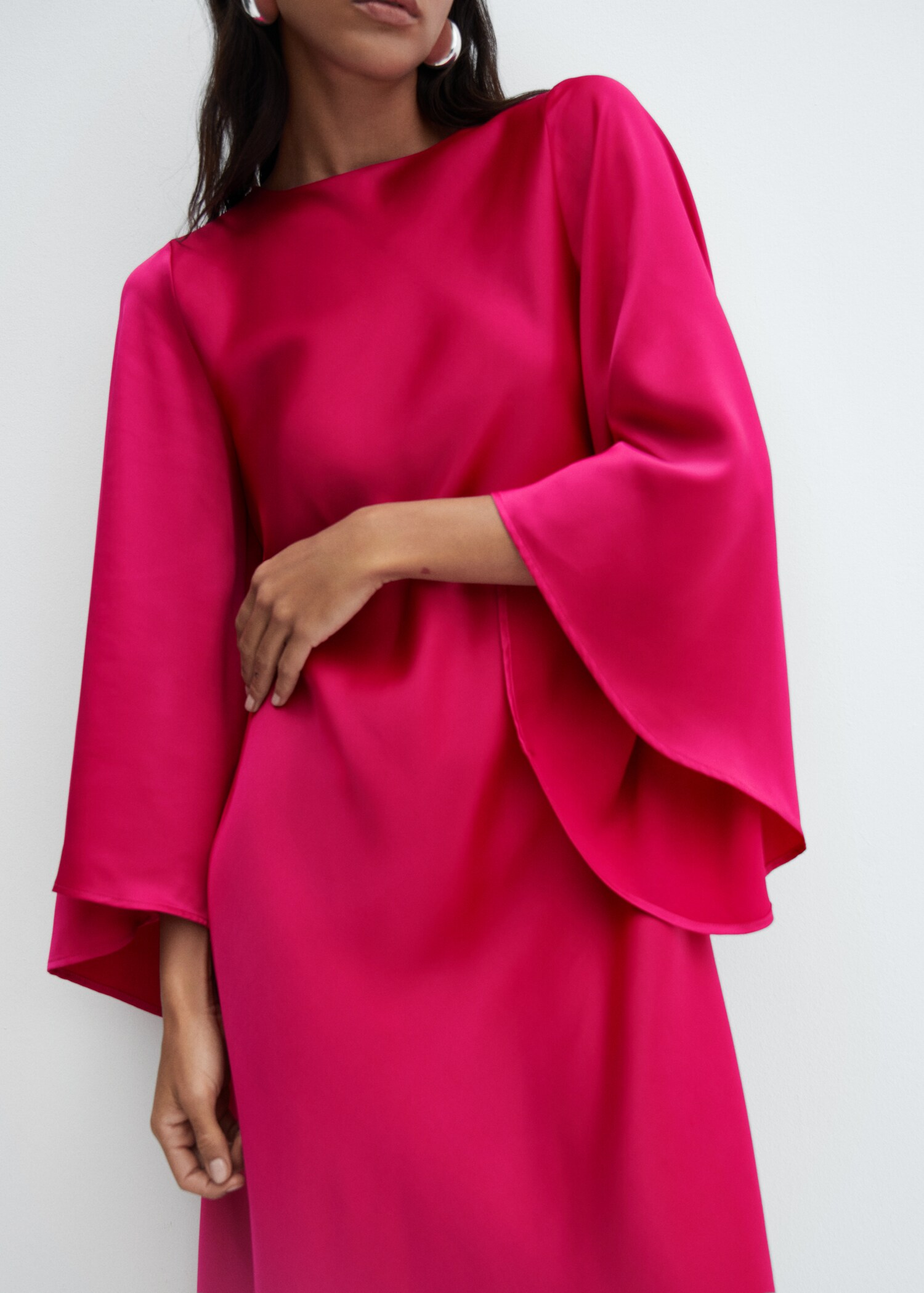 Robe satinée manches cloche - Détail de l'article 6