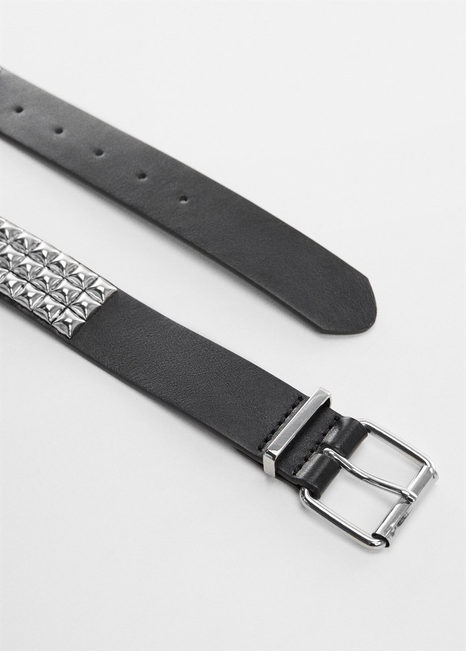 Buckled studded belt - Woman | MANGO Montenegro