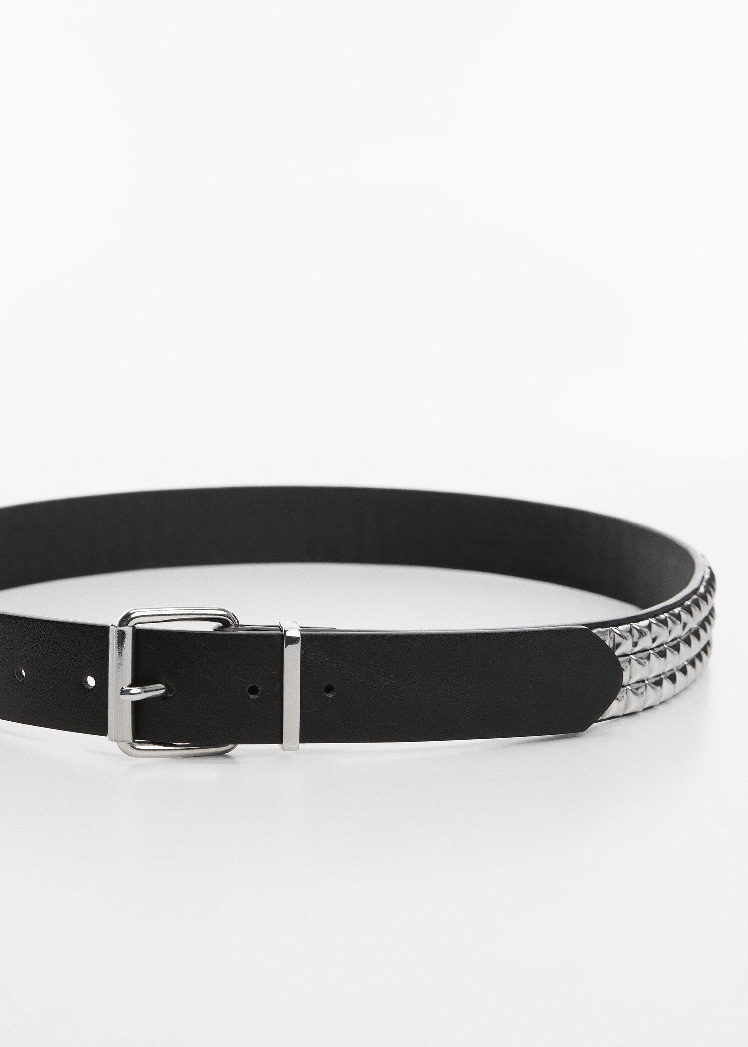 Buckled studded belt - Woman | MANGO Montenegro