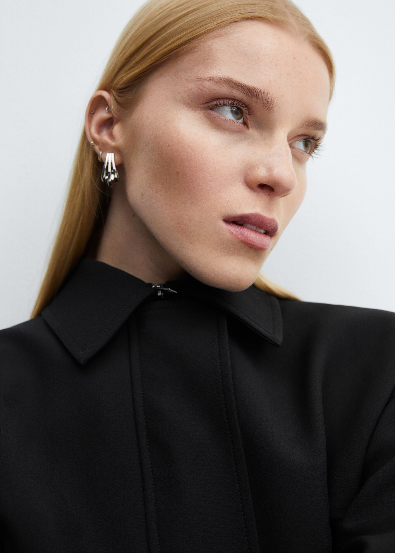 Cropped jacket with shoulder pads Woman MANGO USA