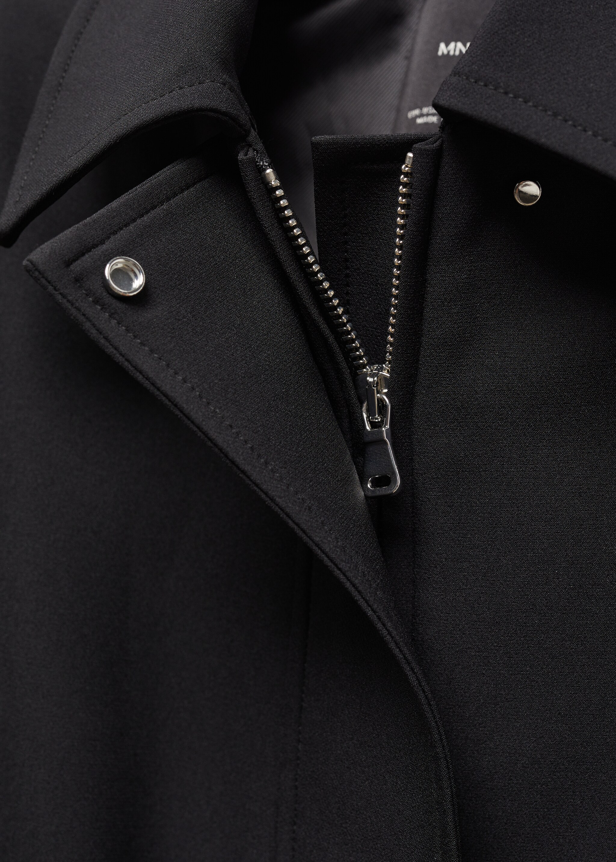 Cropped jacket with shoulder pads - Details of the article 8
