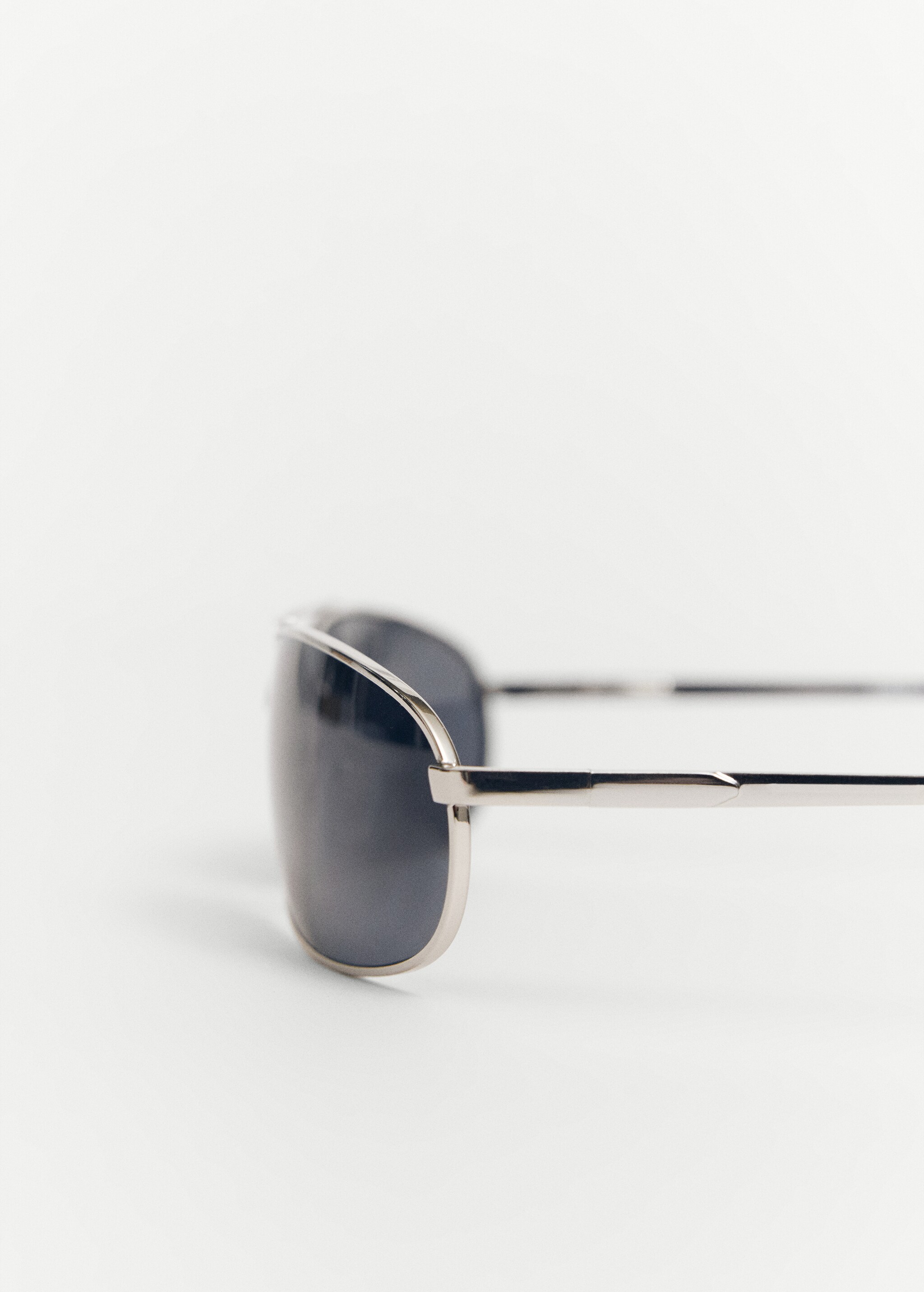 Metallic frame sunglasses - Details of the article 1