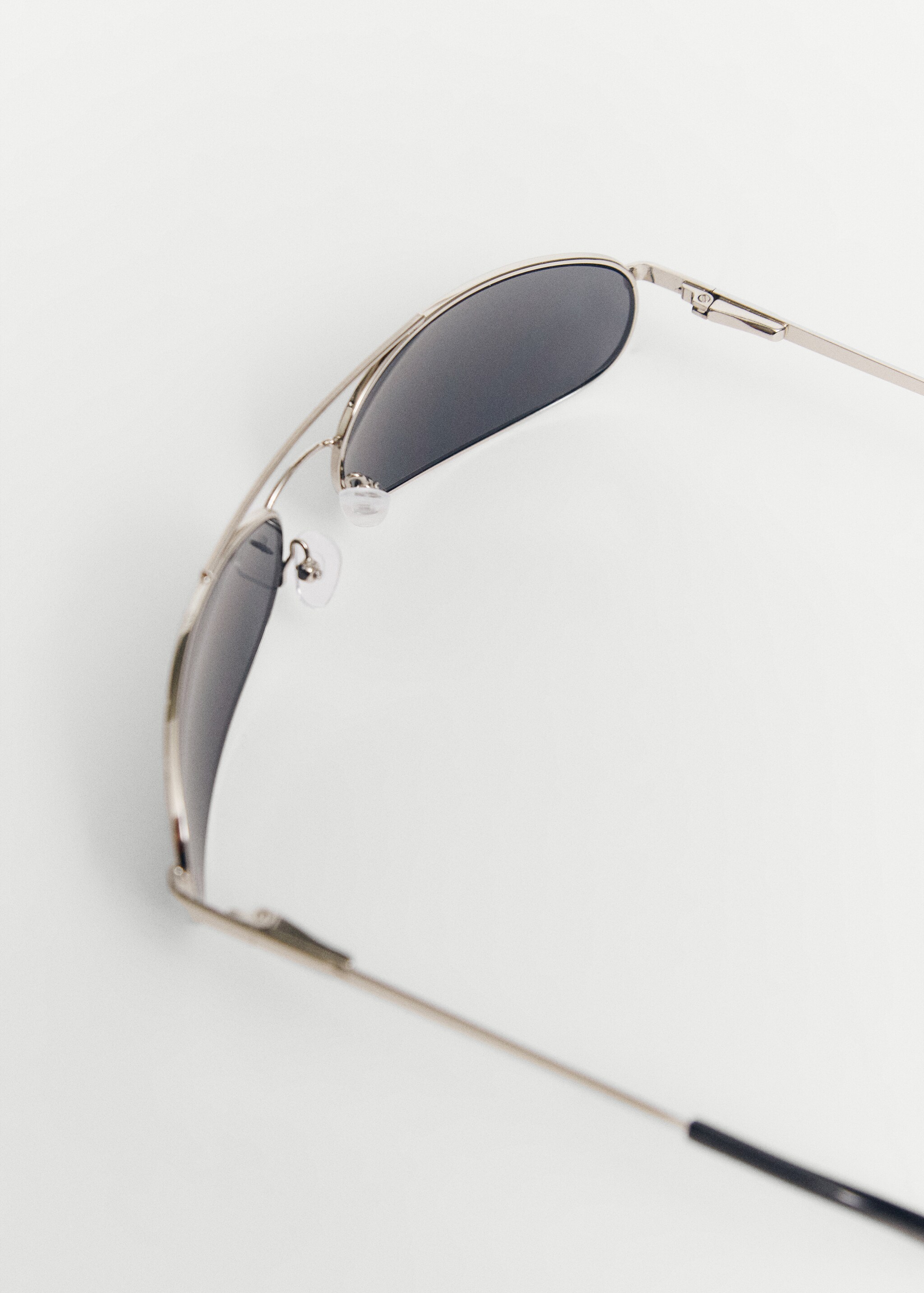 Metallic frame sunglasses - Details of the article 2