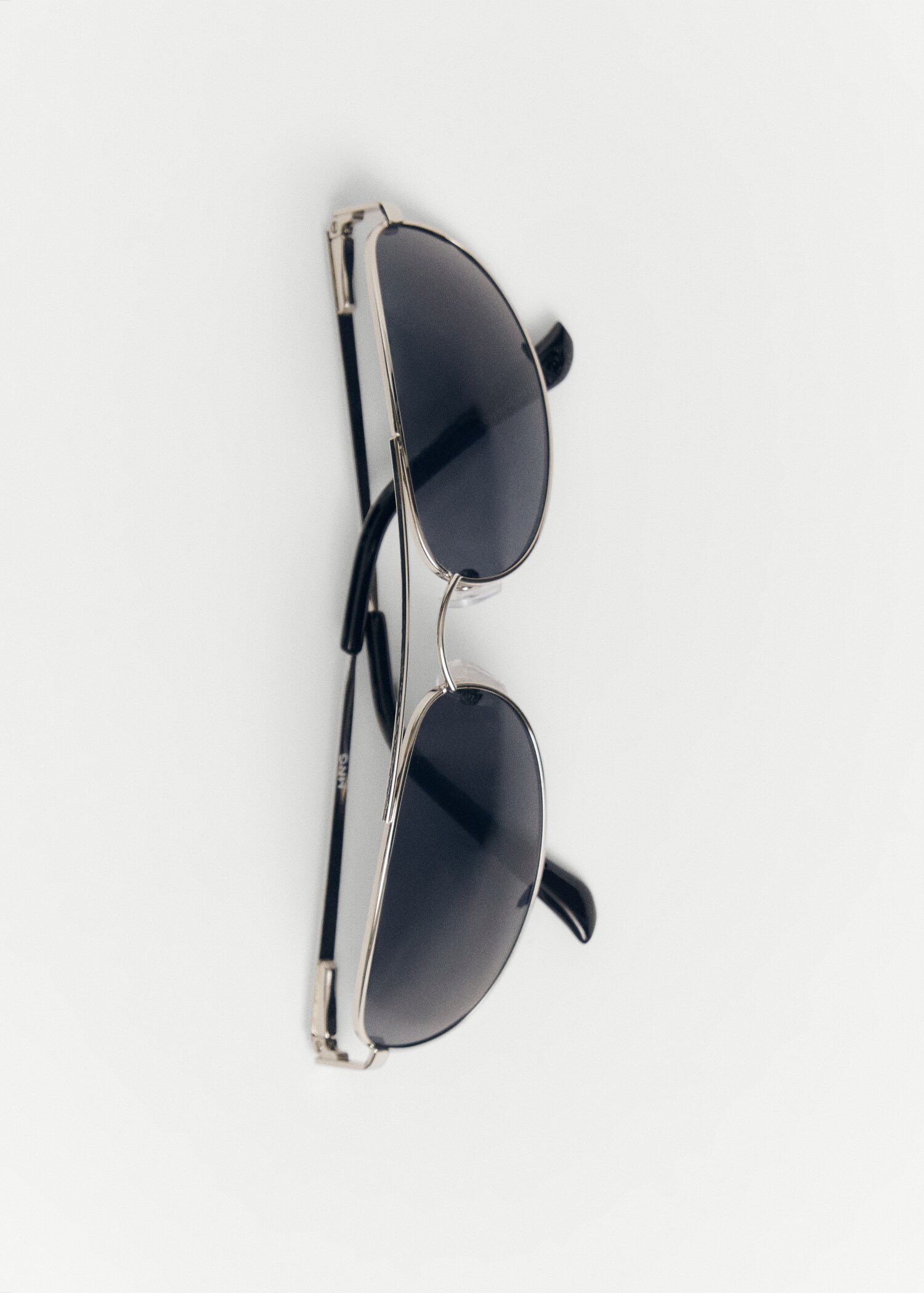 Metallic frame sunglasses - Details of the article 3