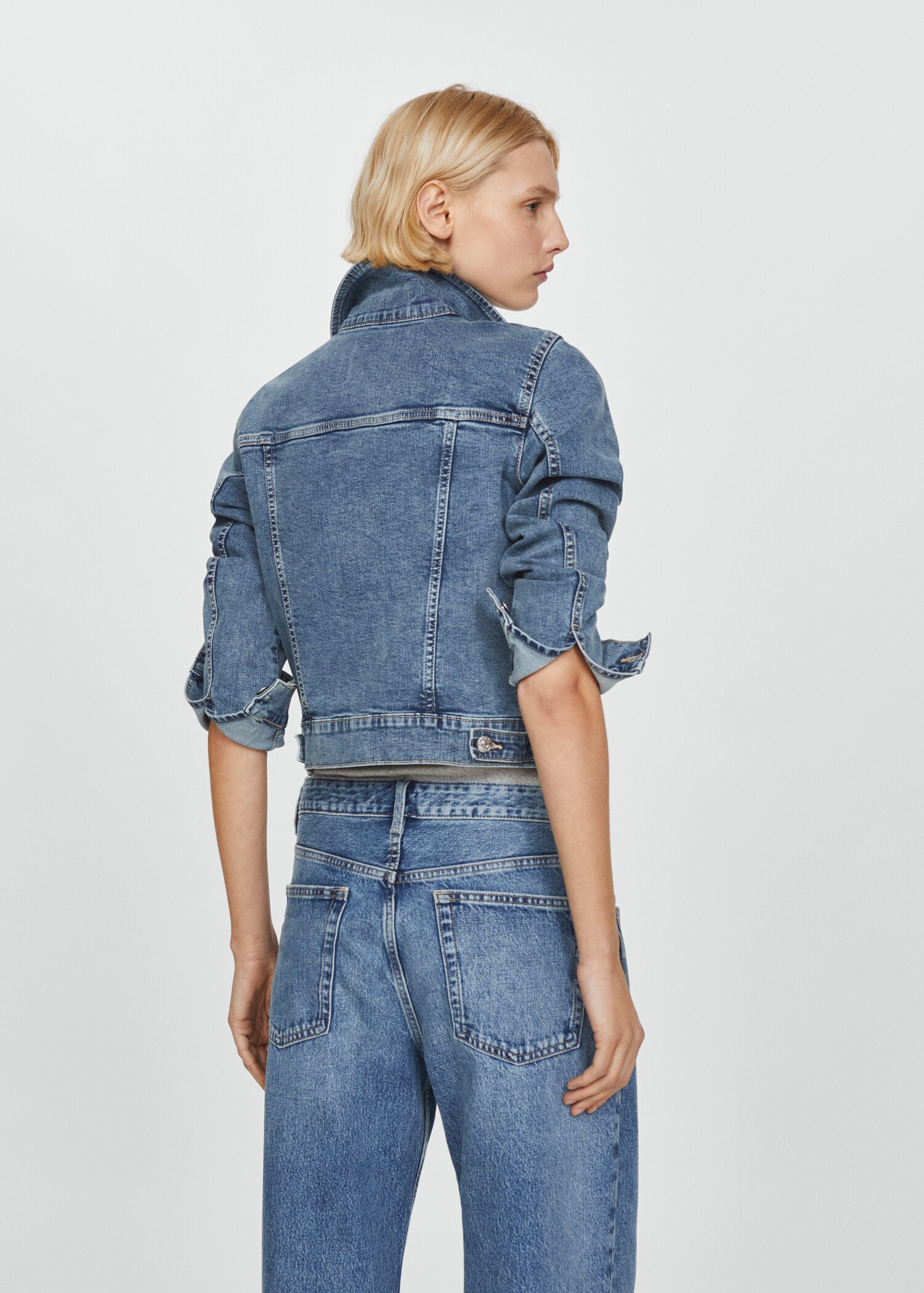 Pocketed denim jacket - Reverse of the article