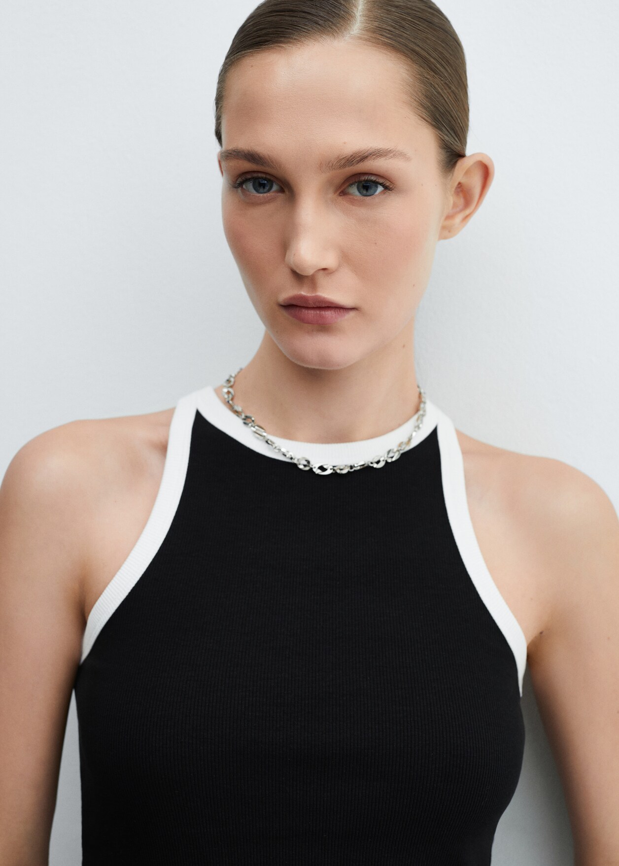 Contrast trim top Woman MANGO USA