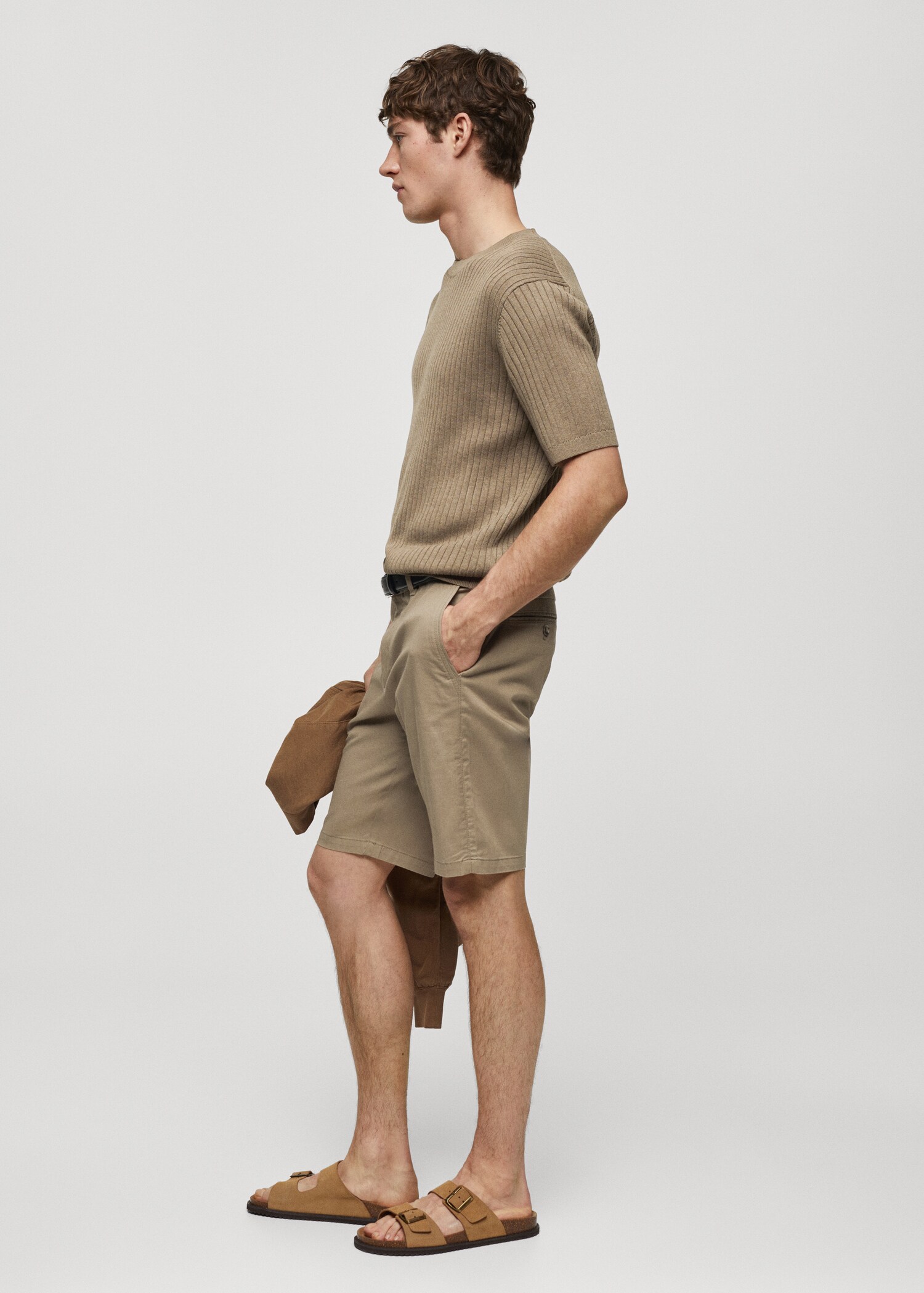 Slim-fit chino cotton bermuda shorts - Details of the article 2