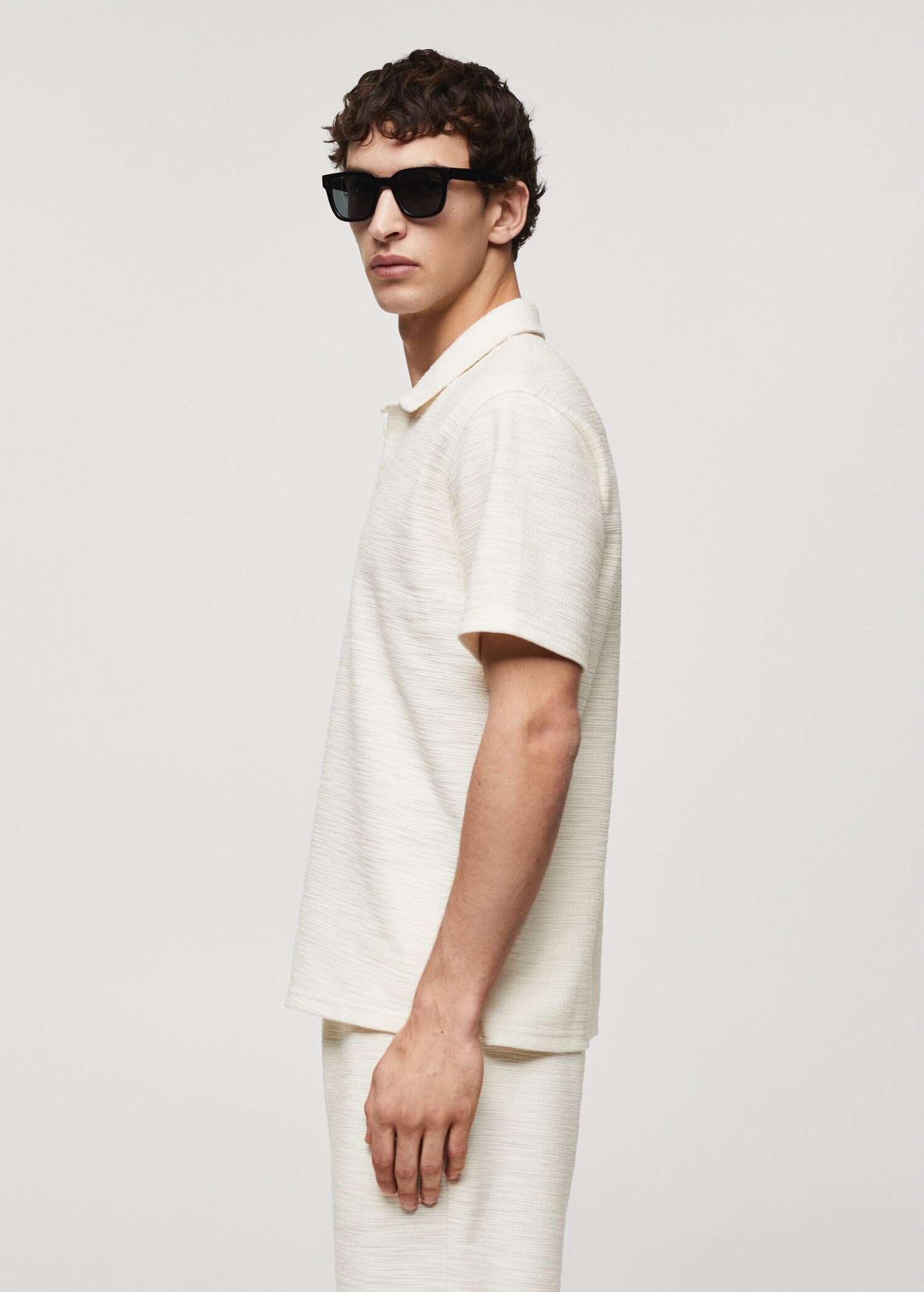 Bowling-collar structured polo shirt  - Details of the article 2