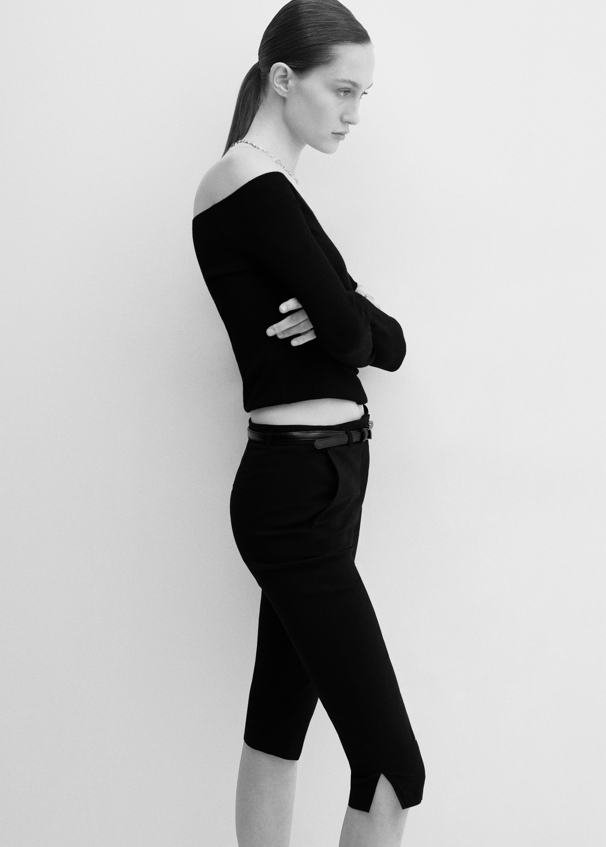 Belted capri trousers - Details of the article 2