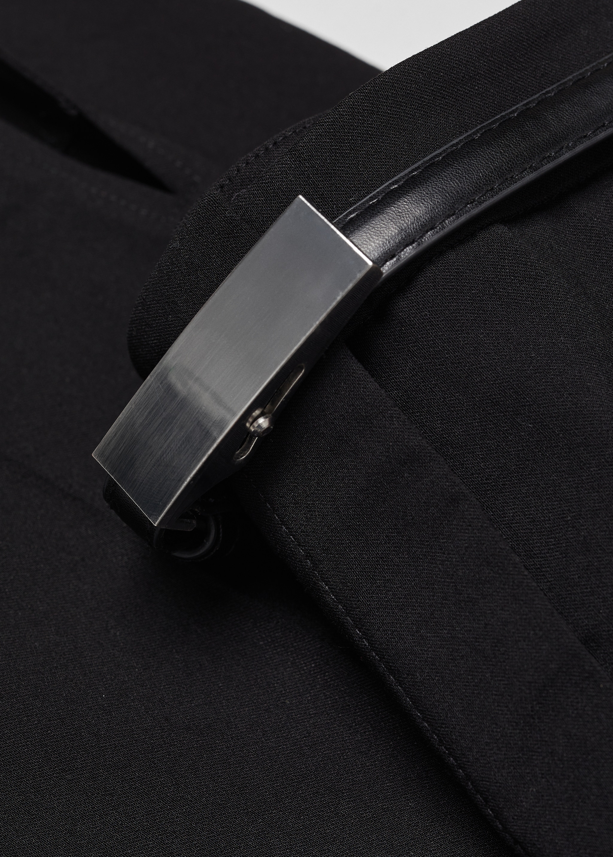 Belted capri trousers - Details of the article 8