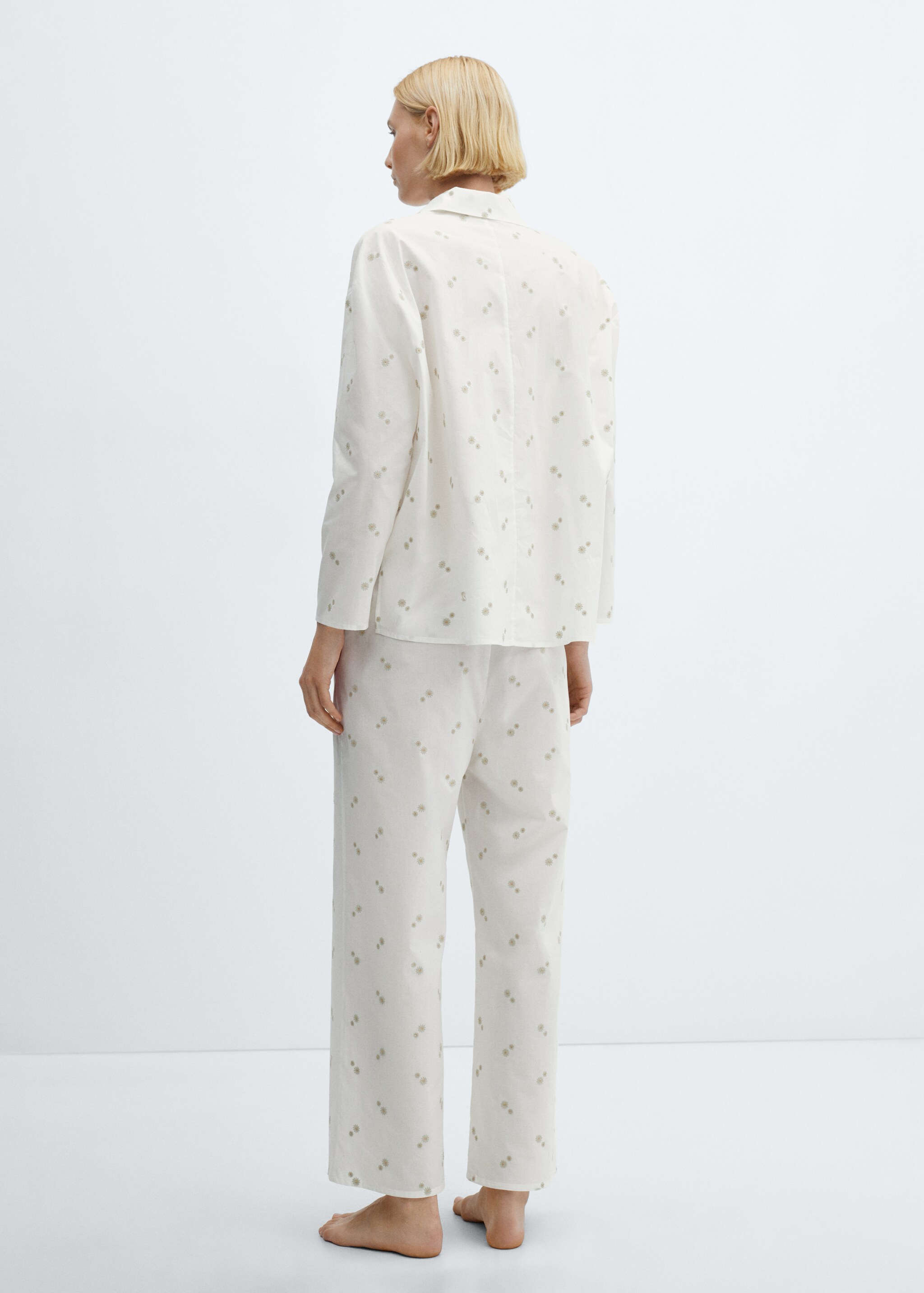 Пижамная рубашка из хлопка с цветочной вышивкой - Обратная сторона изделия