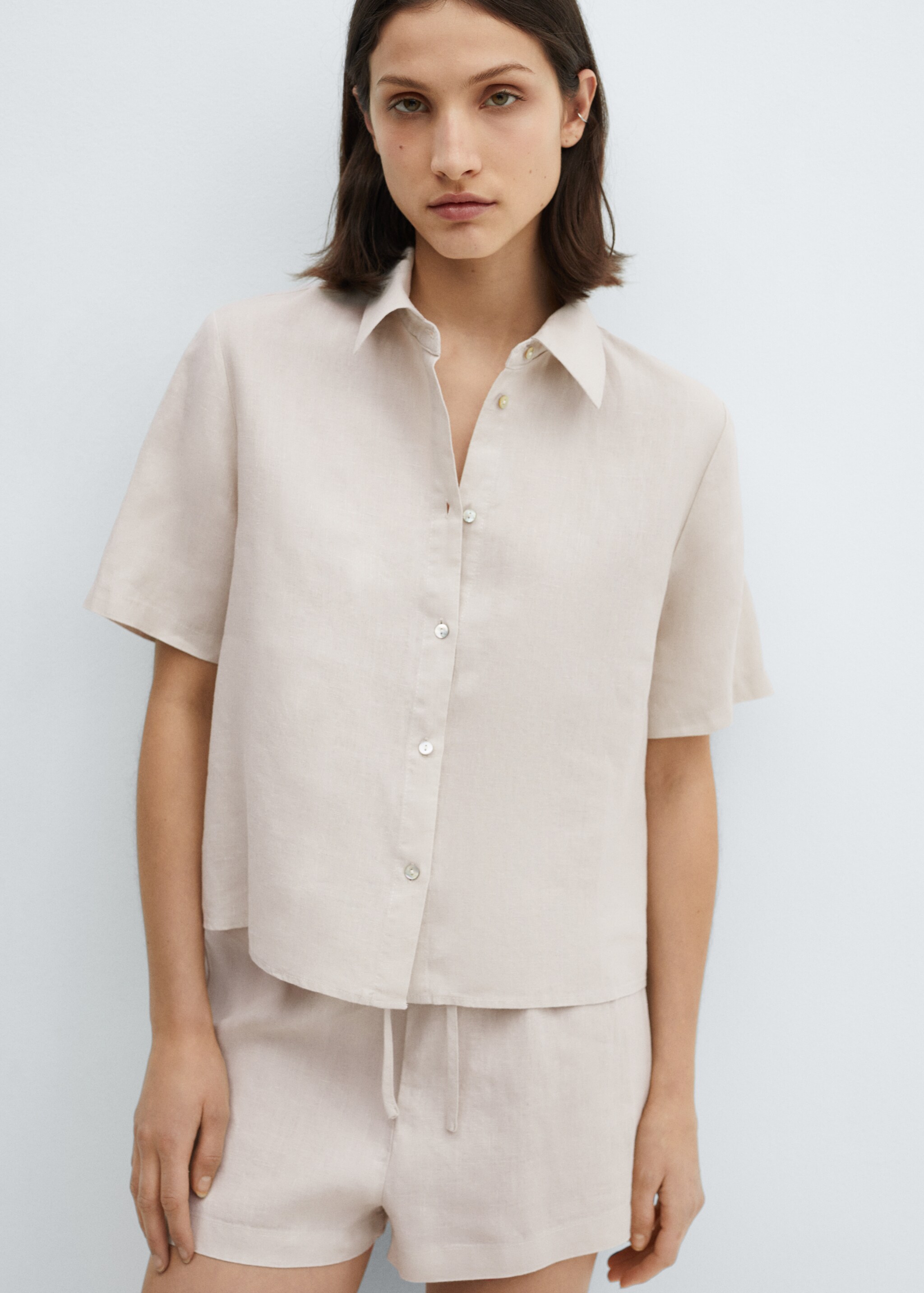 Pyjamasskjorta linne - Bild av mittparti