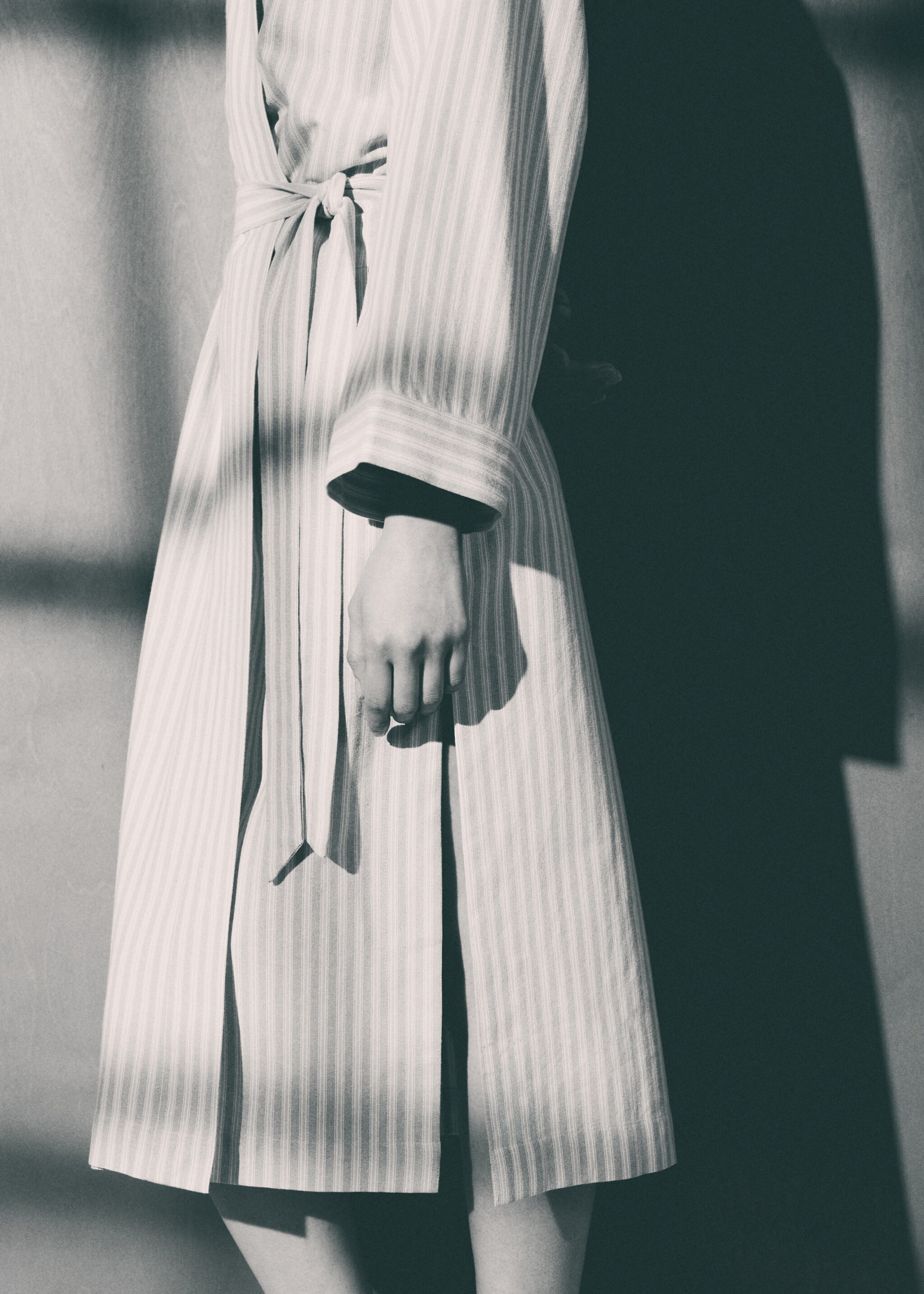 Striped cotton pool robe - Details of the article 6