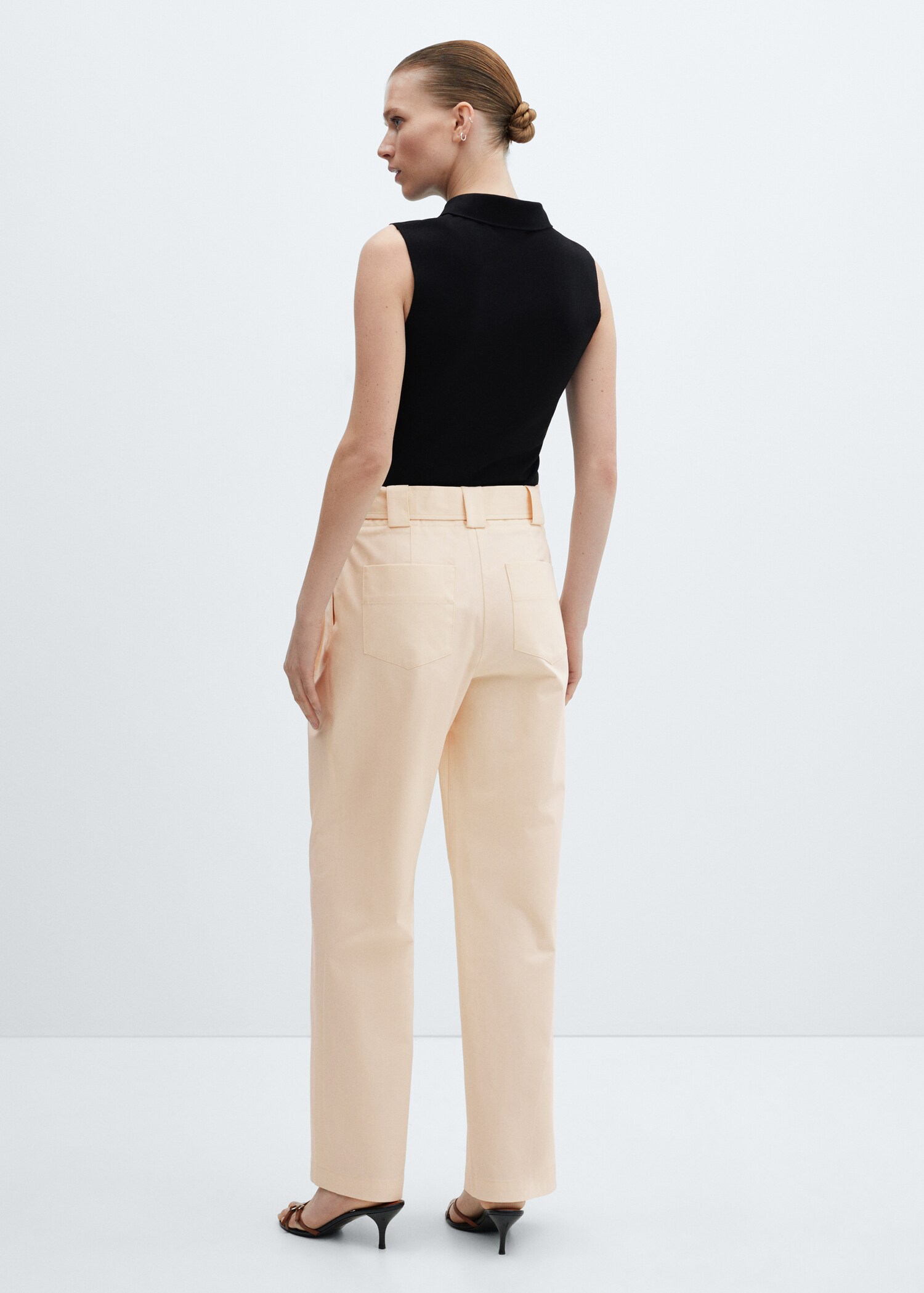 Pantalón pinzas cinturón - Reverso del artículo