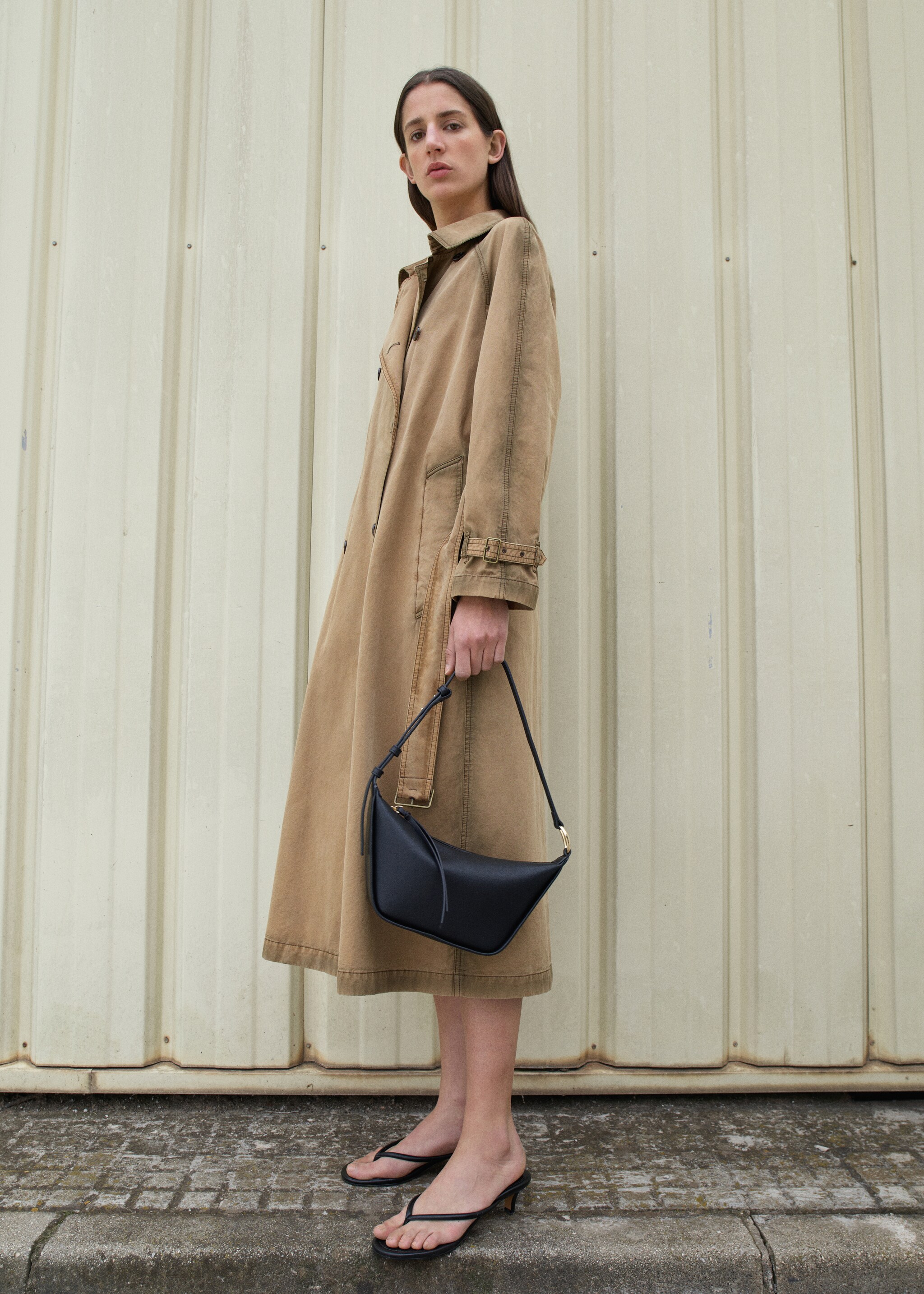 Trench worn effect - Details of the article 7