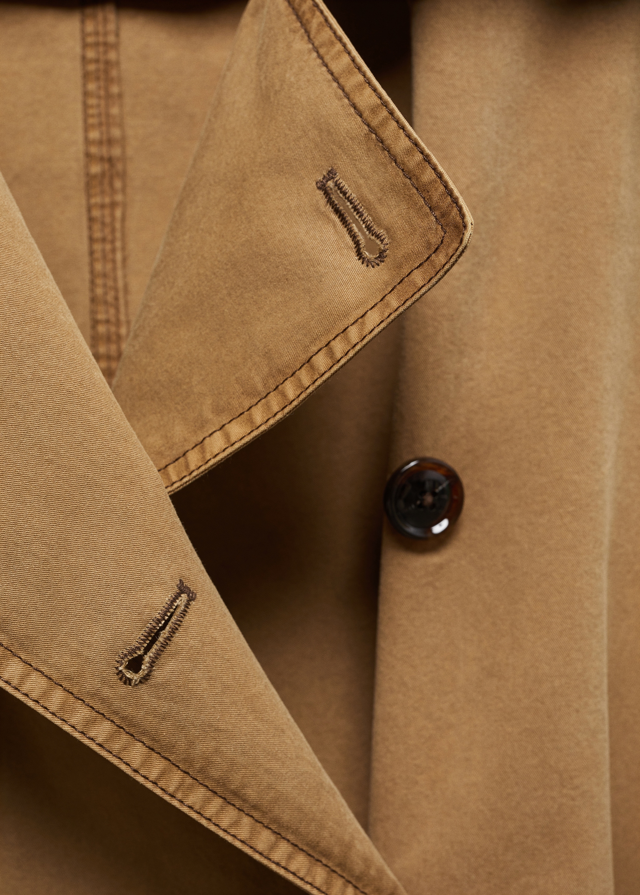 Trench worn effect - Details of the article 8