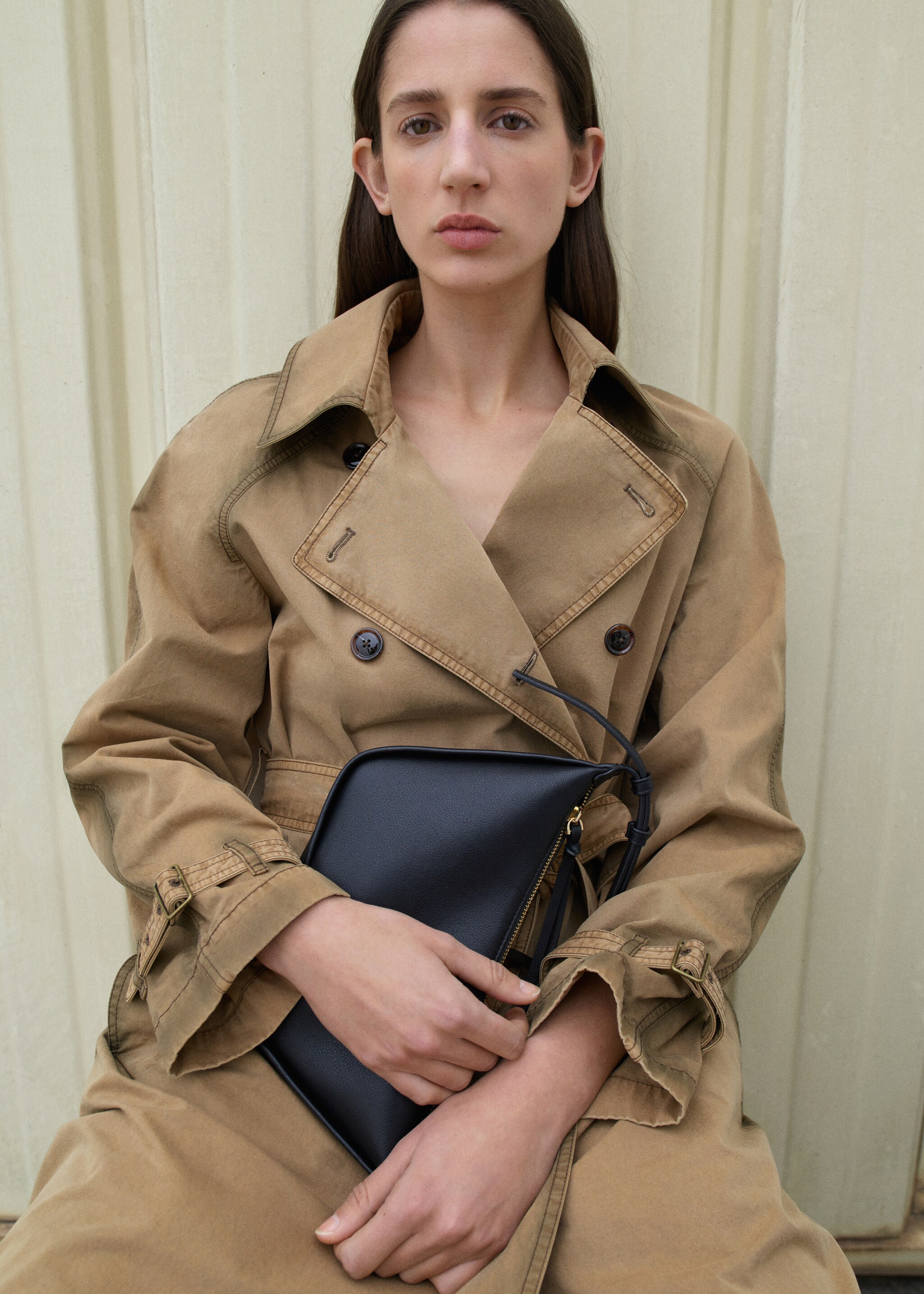 Trench worn effect - Details of the article 9