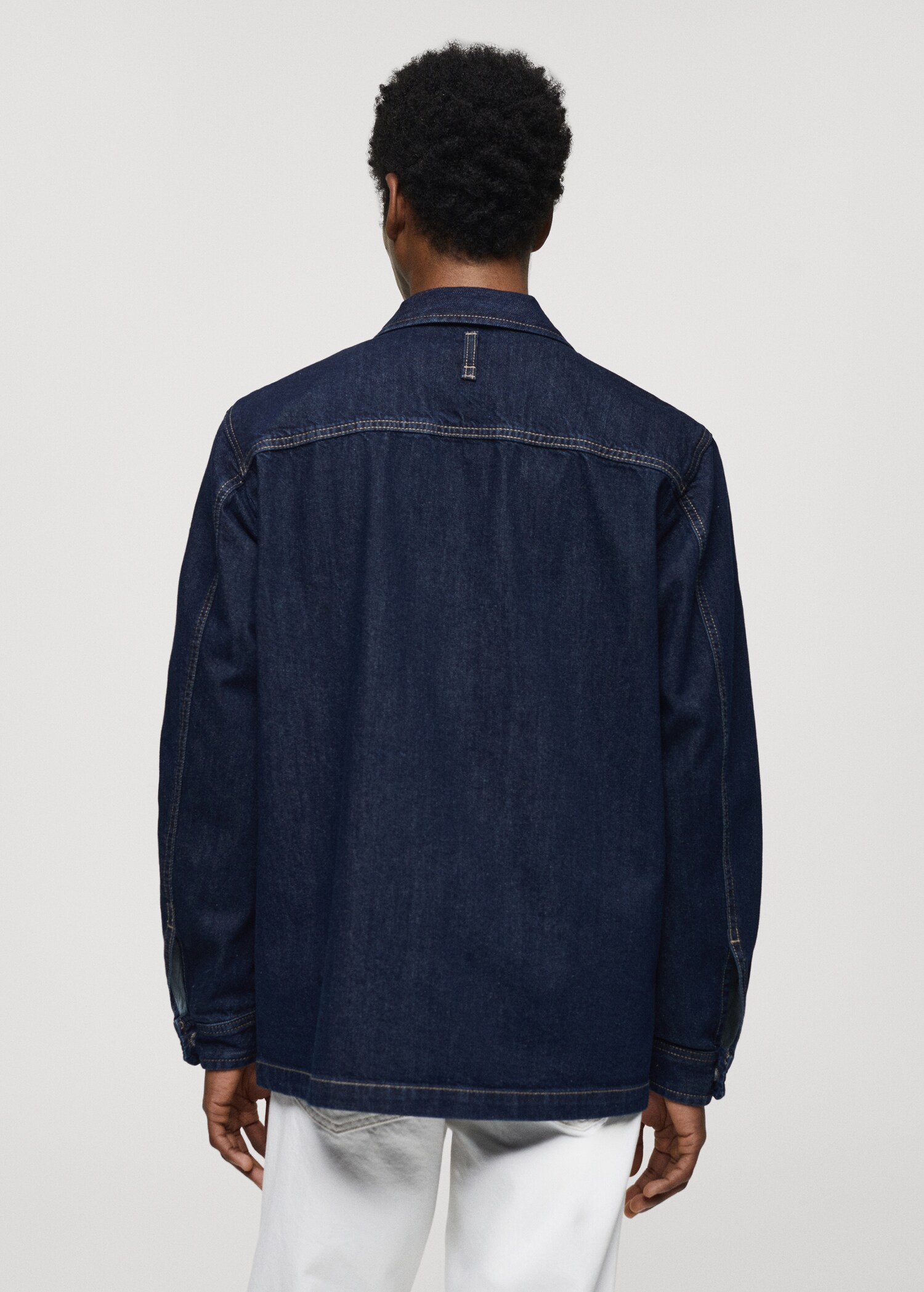 Jeans-Overshirt mit Taschen - Rückseite des Artikels