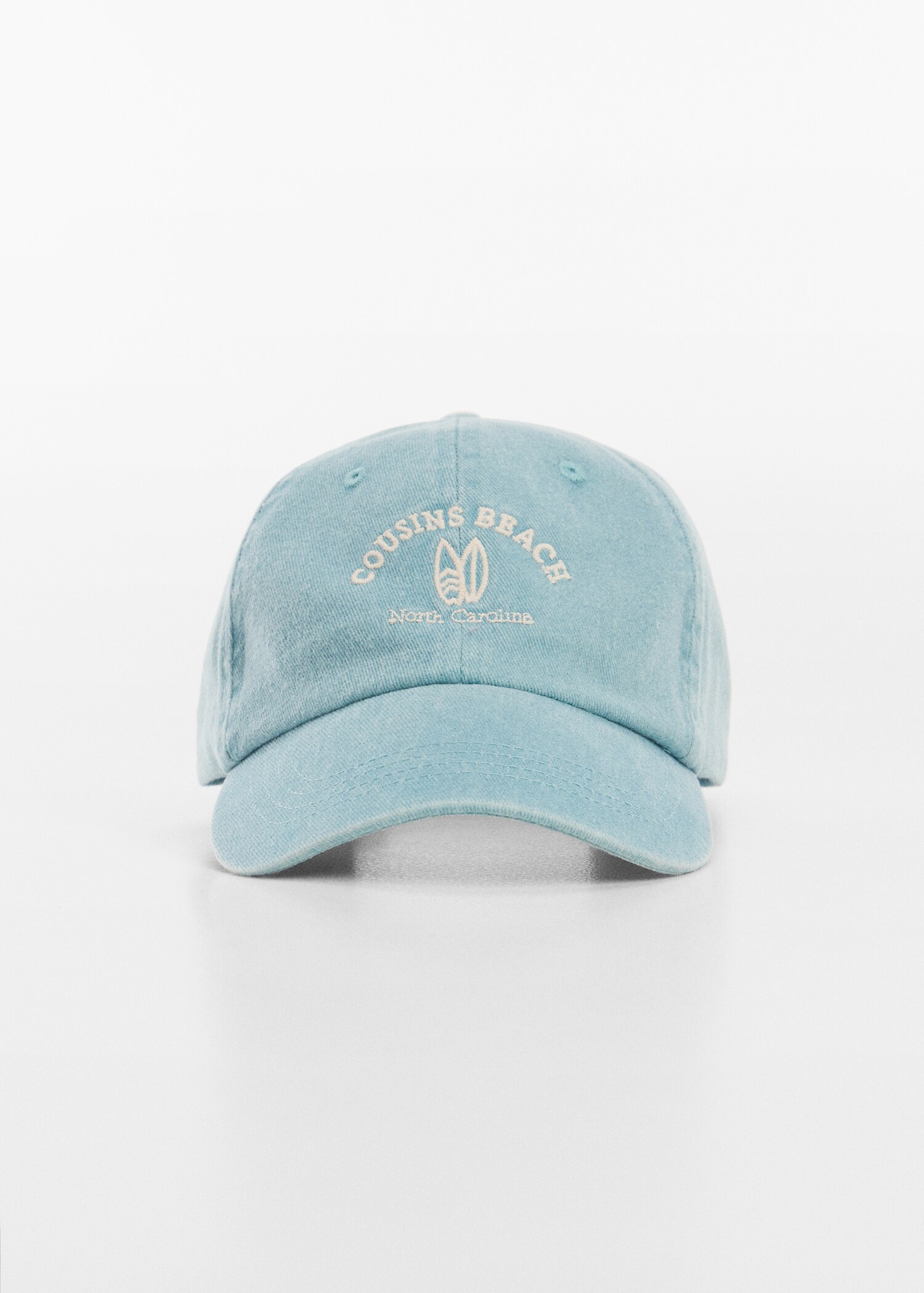 Gorra mensaje bordado - Plano medio