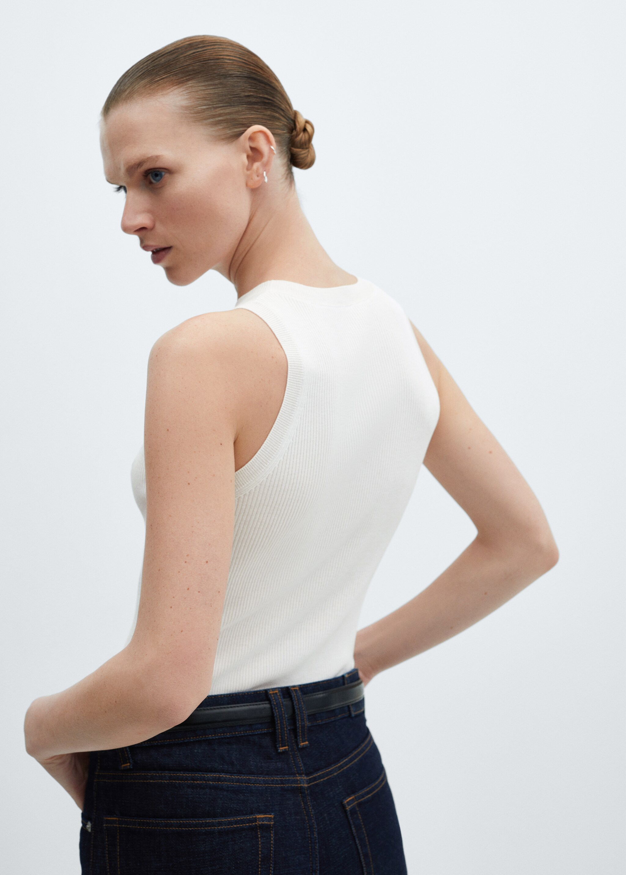 Ribbed knit top - Reverse of the article