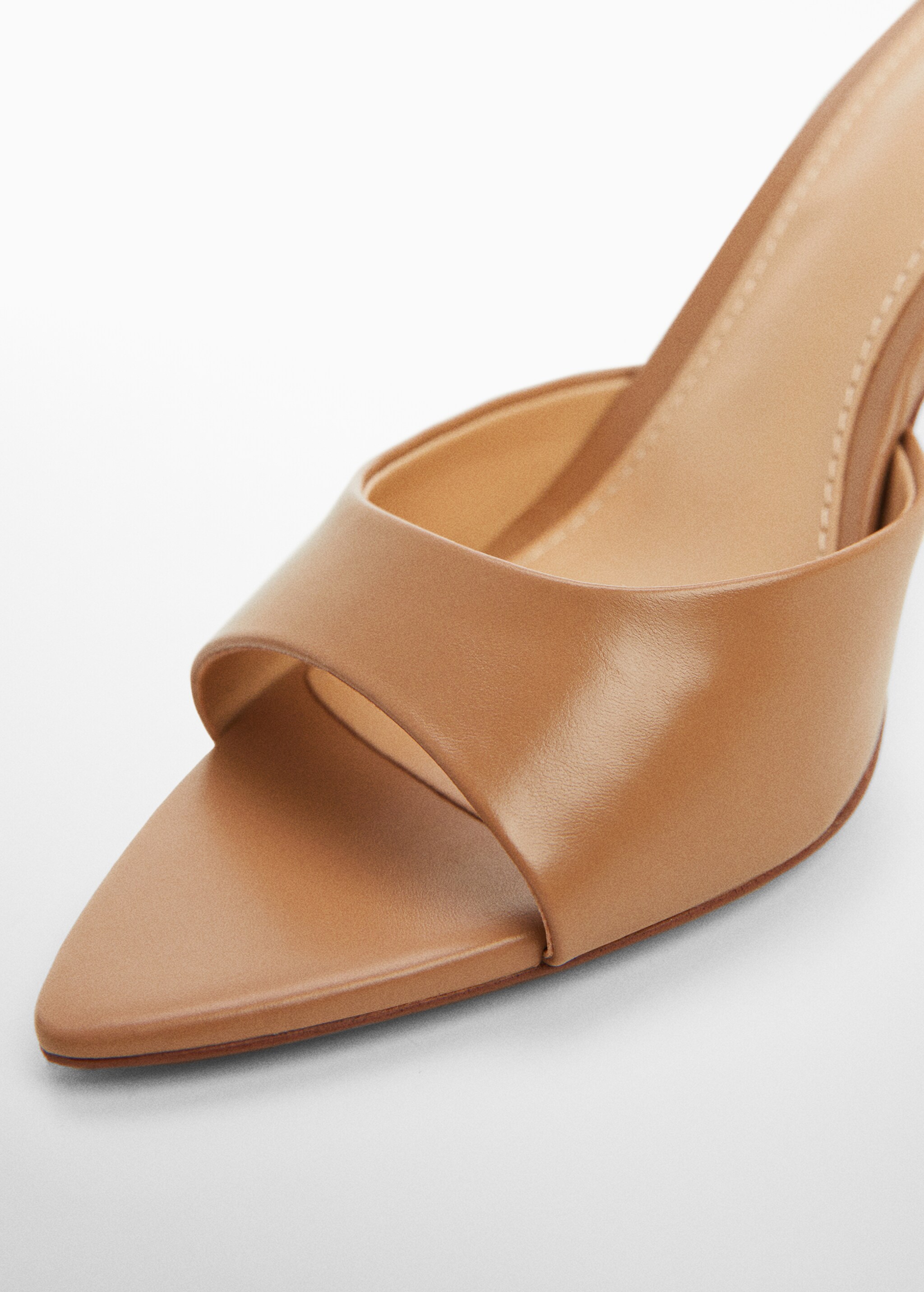 Heel non-structured sandals - Details of the article 2