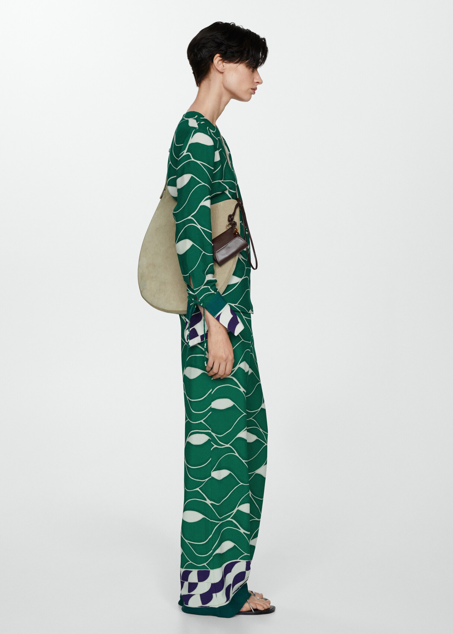 Printed straight trousers - Details of the article 1