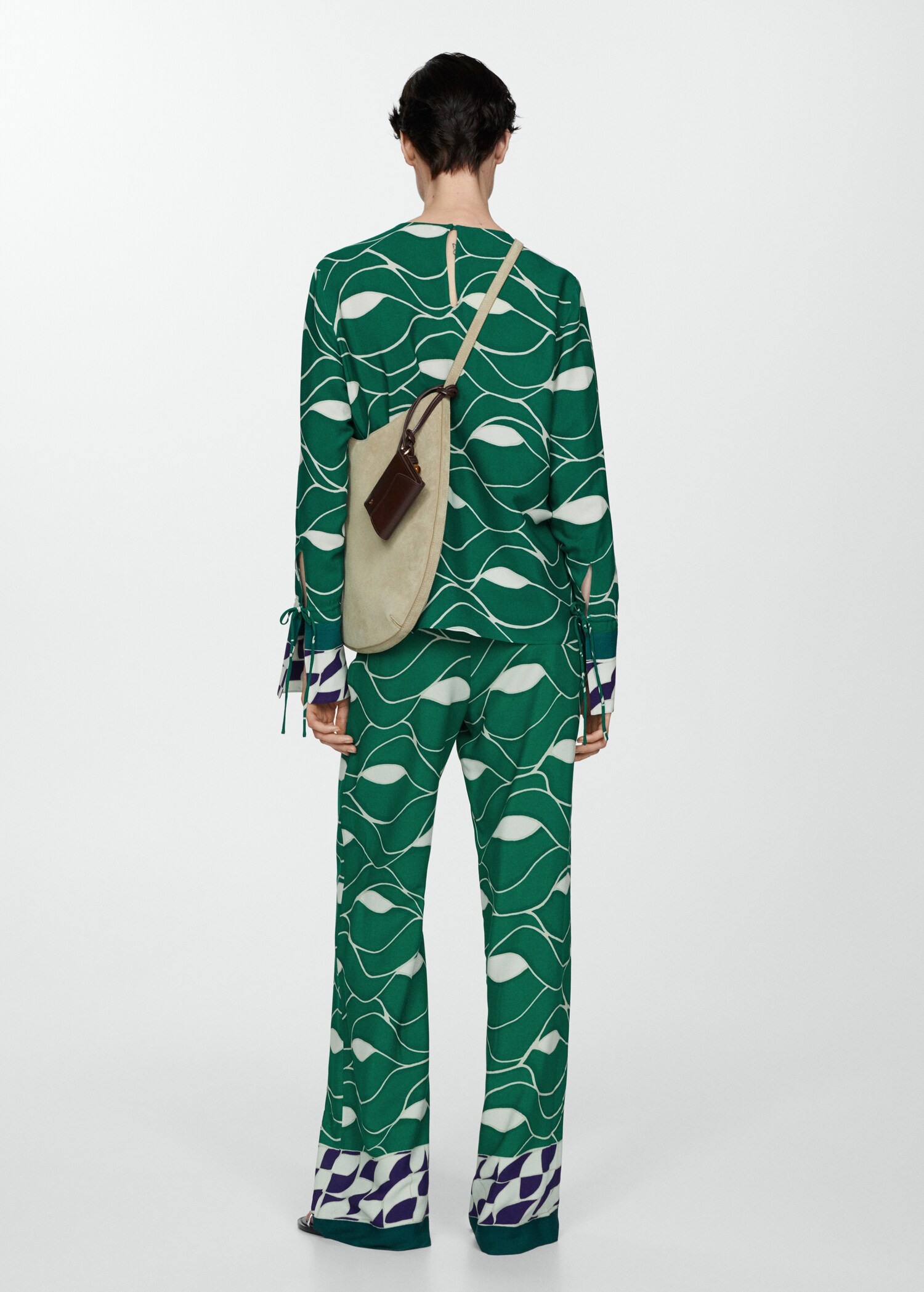Printed straight trousers - Reverse of the article